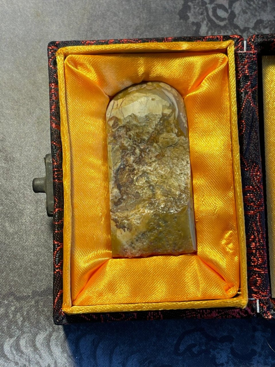 北朝残石拓片"欢喜"二字,尽显魏书书法的苍劲迥美,残石在土中埋藏千年