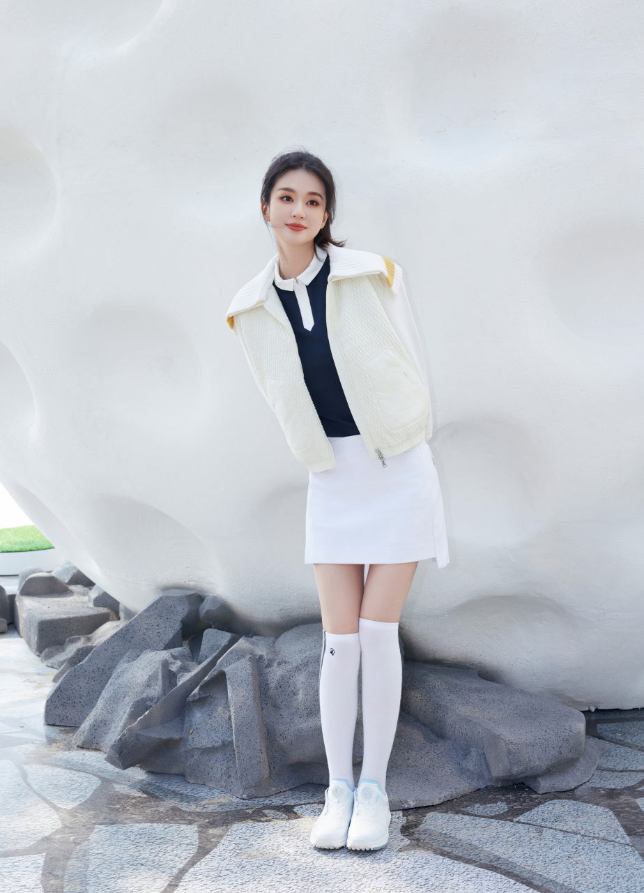 7515boss乔欣b一身高尔夫运动穿搭,受邀亮相品牌活动,创造独特