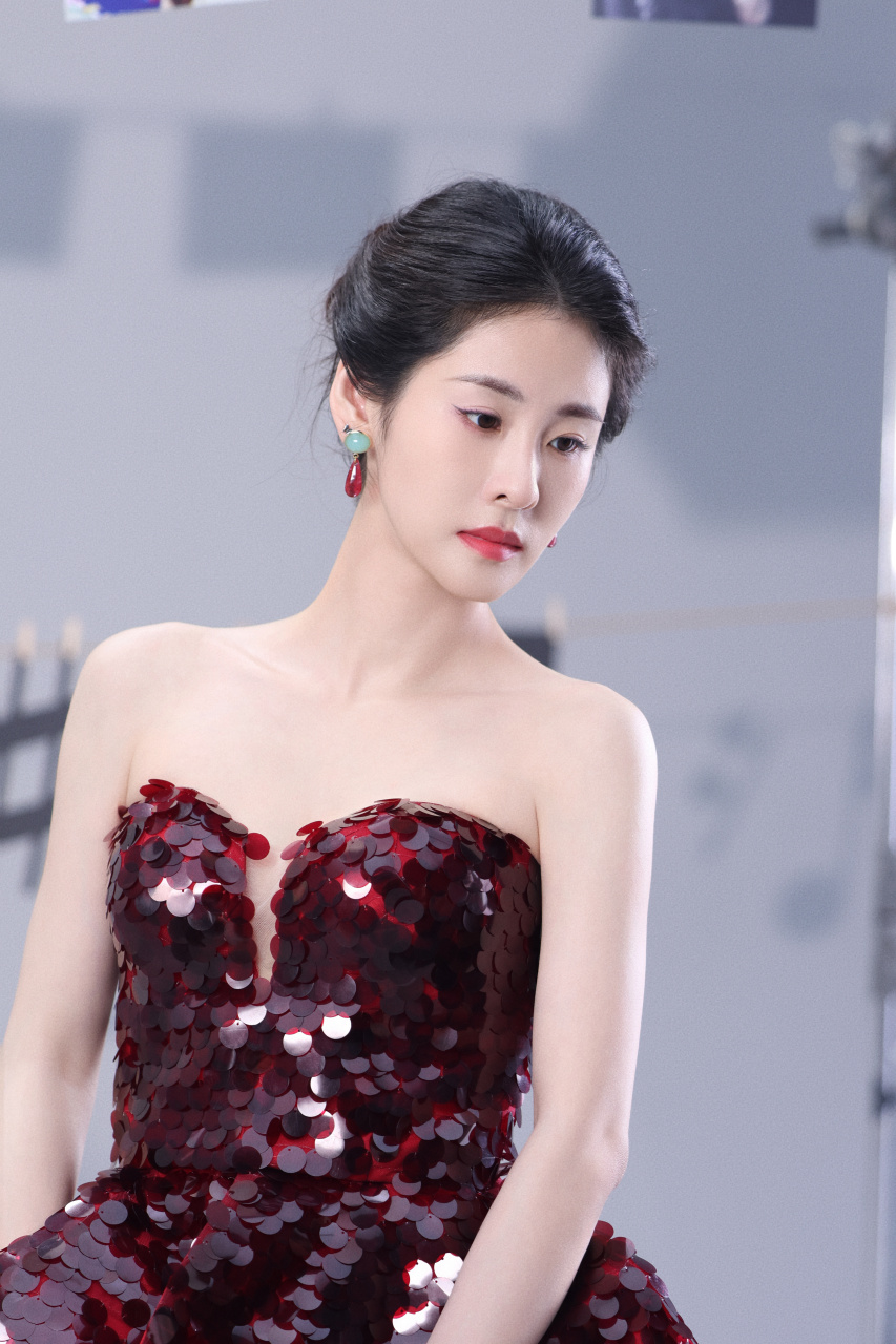 96#张碧晨2024今儿个开心巡回演唱会# 翻阅时光相册,开启乐享瞬间,"