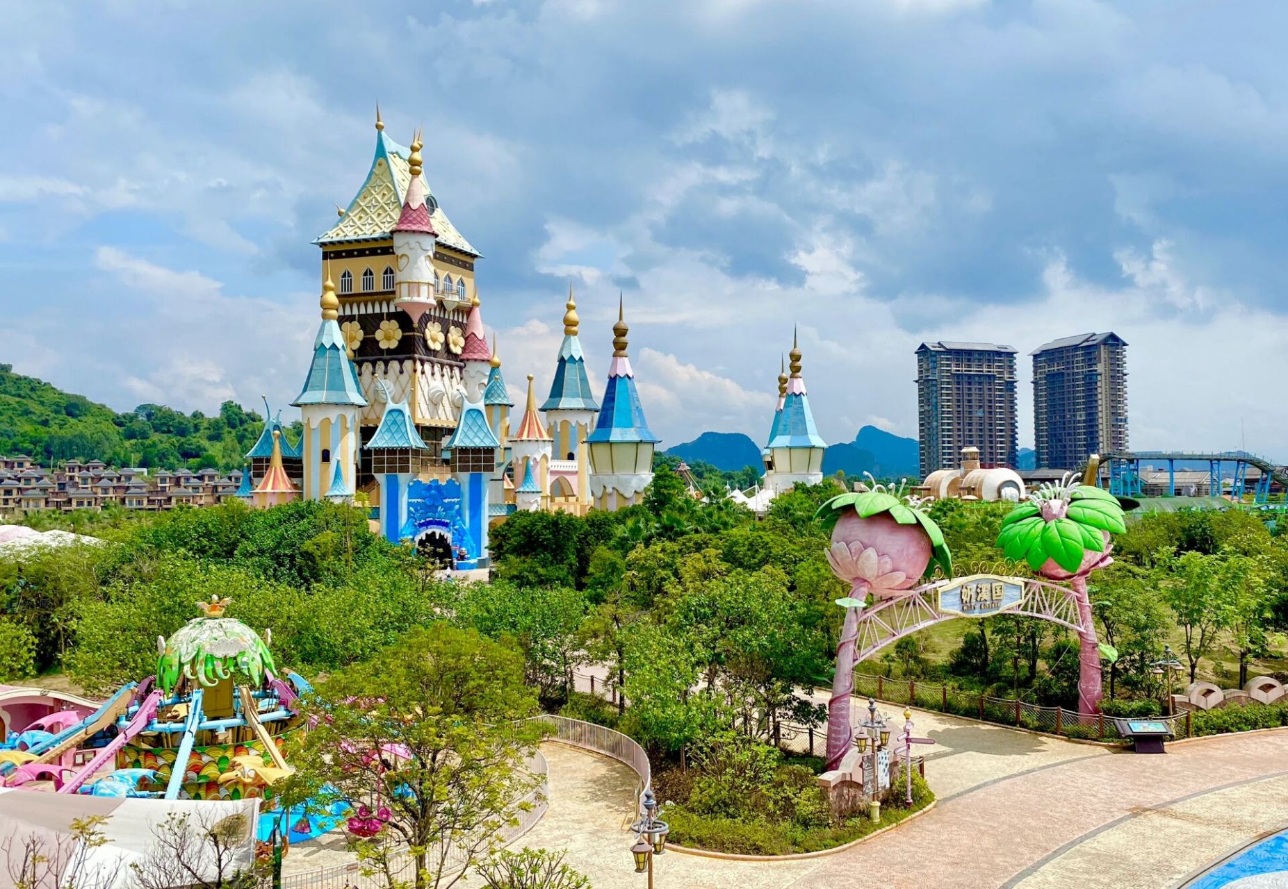 英德巧克力95王国 游乐场98地址:英德巧克力王国 9315停车