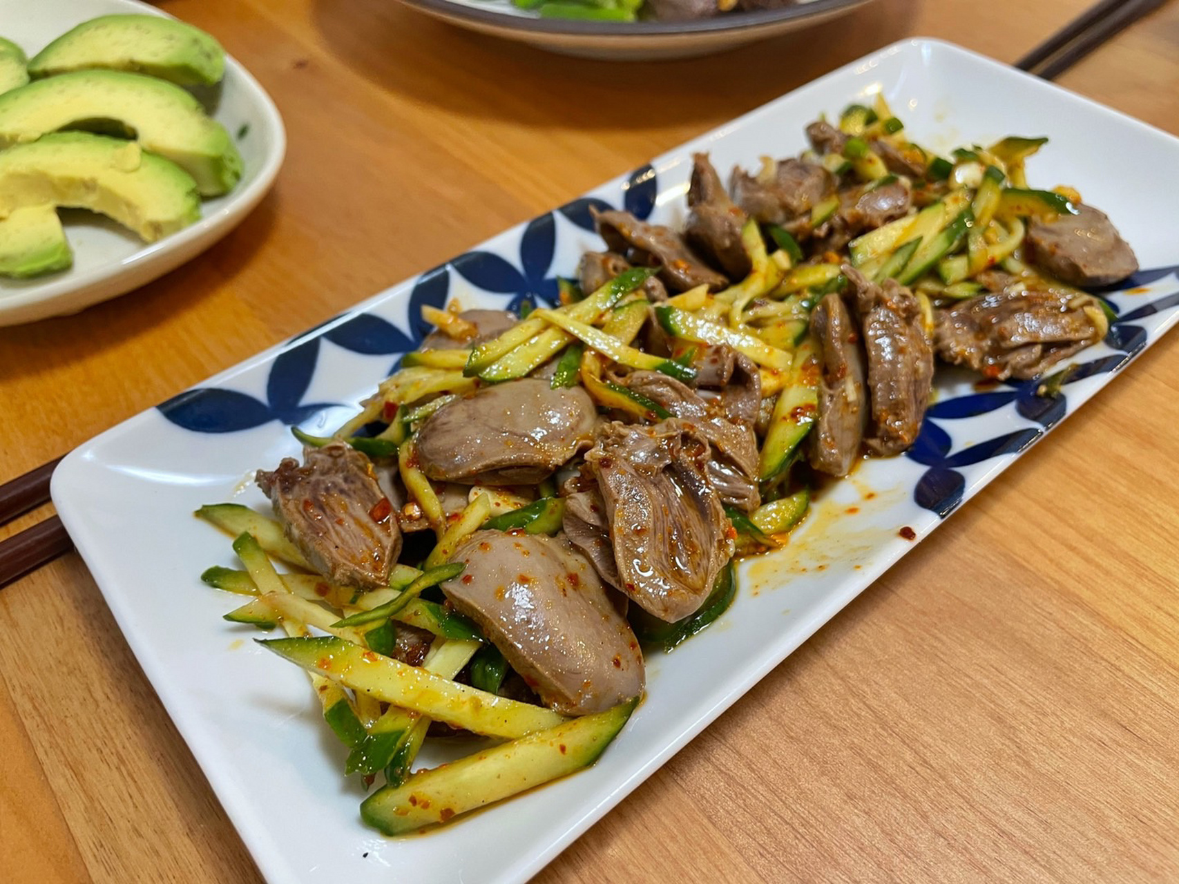 减脂菜 凉拌鸭心 减脂菜之———凉拌鸭心 材料:鸭心16个左右切成对半