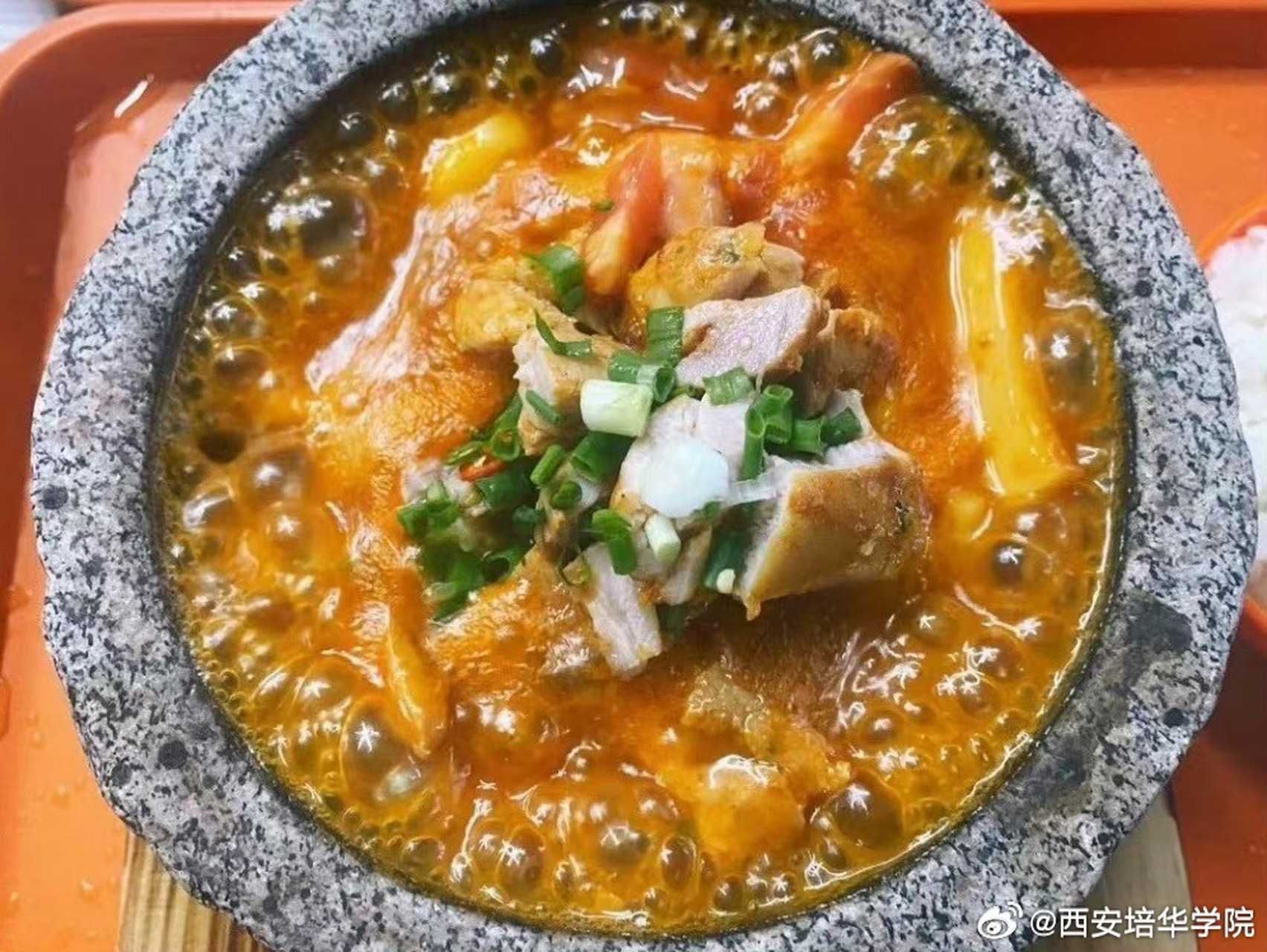 吃喝玩乐在培华#  雪沫乳花浮午盏,蓼茸蒿笋试春盘.人间有味是清欢.