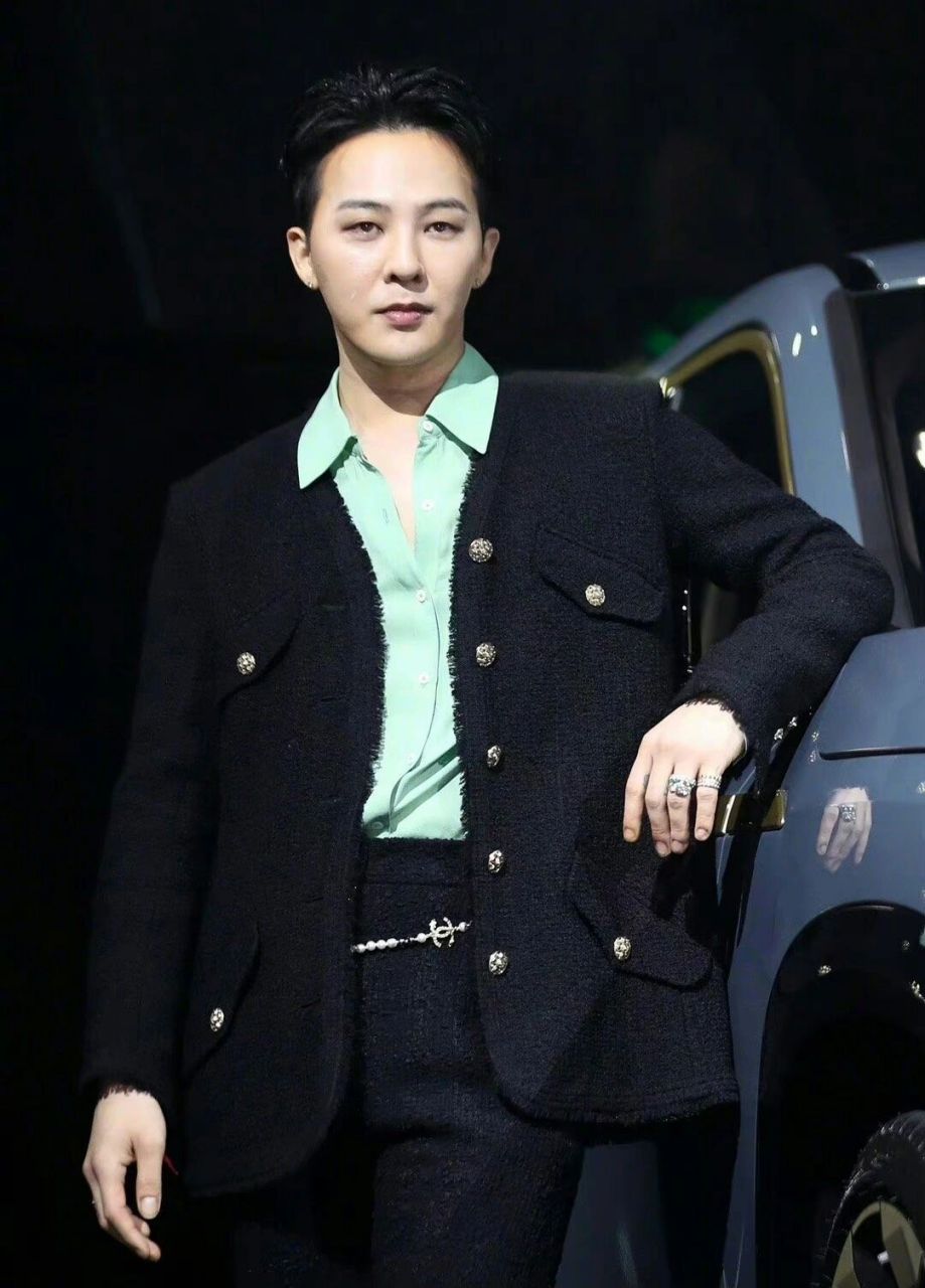 权志龙现在长这样 变化好大