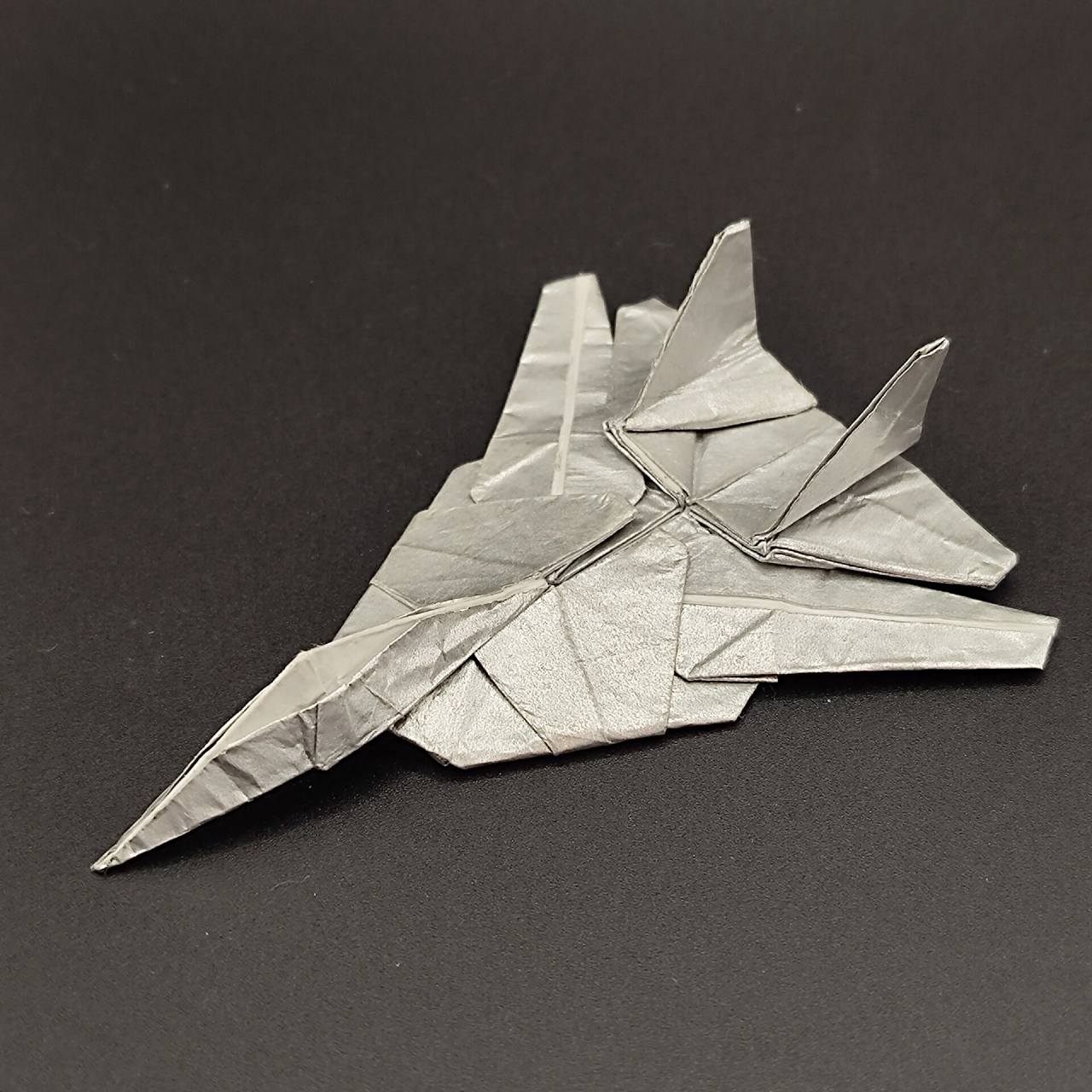 折纸一枚能变形的"f14汤姆猫战斗机" 设计:忘了,哔站上学的,可能是个