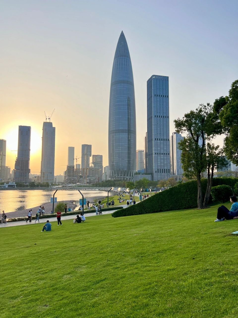 深圳人才公园 来深圳三年第一次来人才公园 看来我也要成人才了 草地