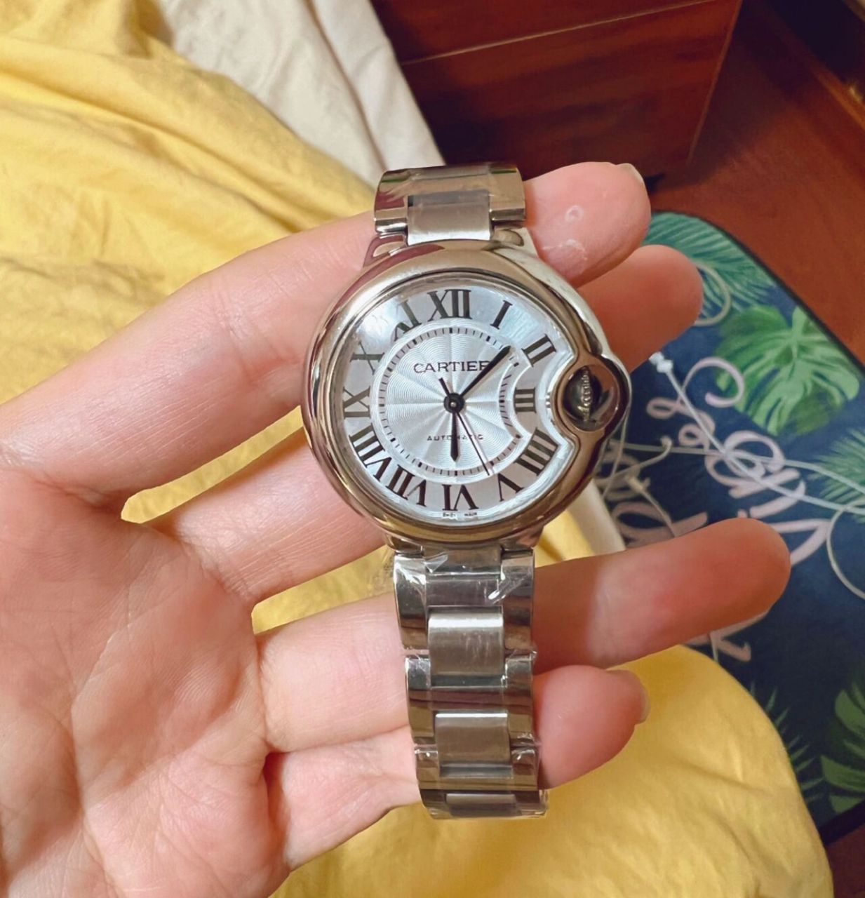 卡地亚蓝气球和欧米茄星座系列对比效果 欧米茄星座系列带钻是妈妈的