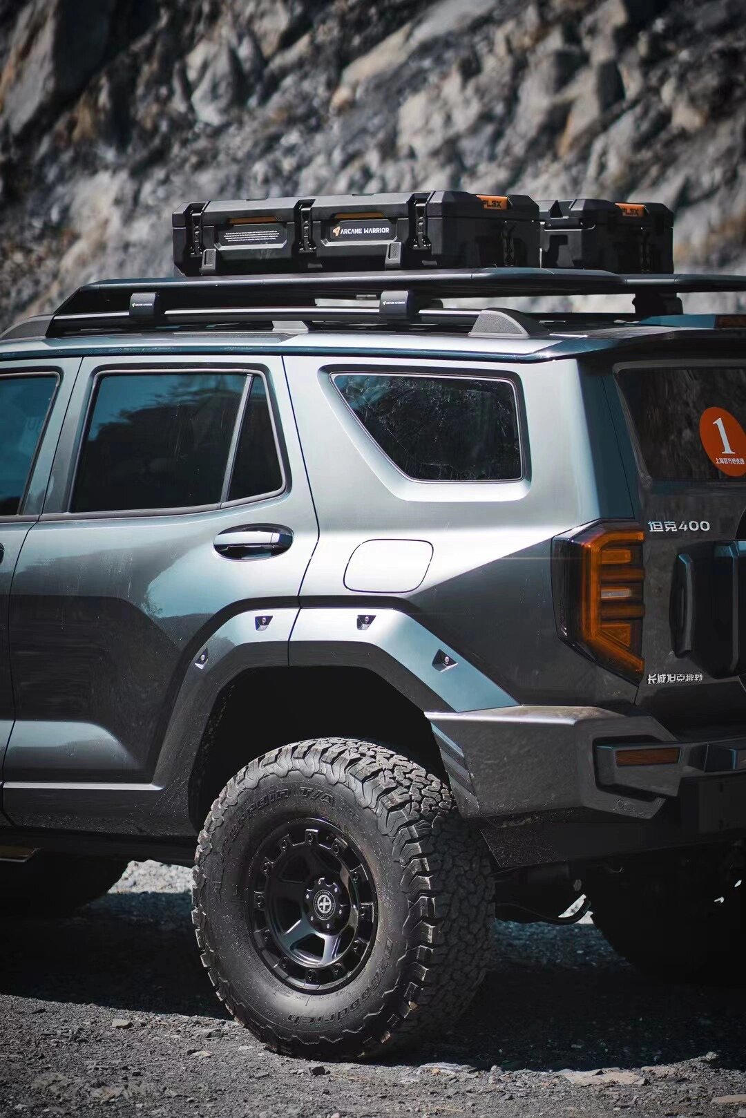 坦克400 改装有点帅 这个坦克400有点帅 kmc-ax862突击手 17×9  et0