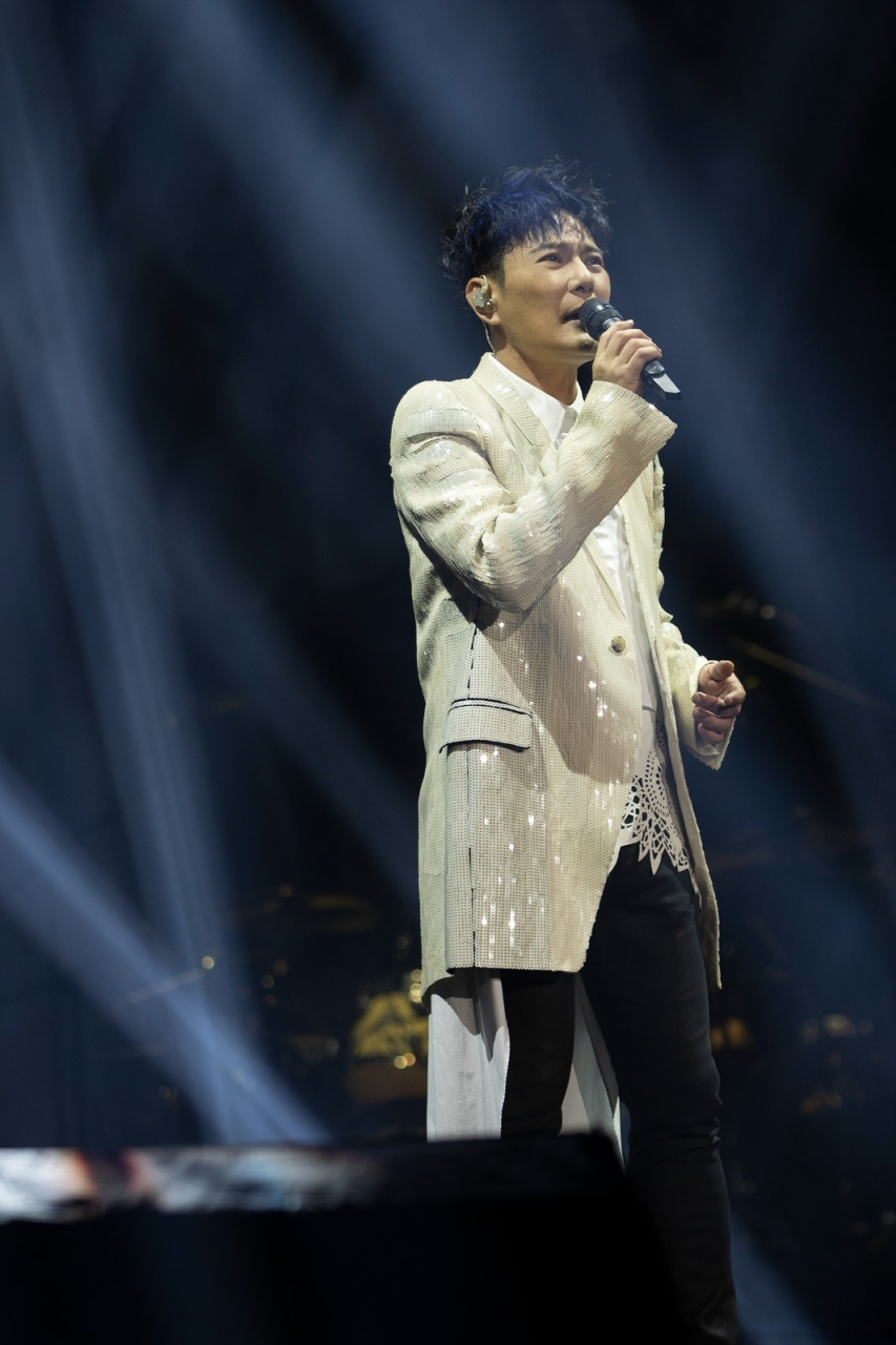 【#张信哲演唱会郑州站6月30日预售#】为什么今年张信哲的演唱会一票