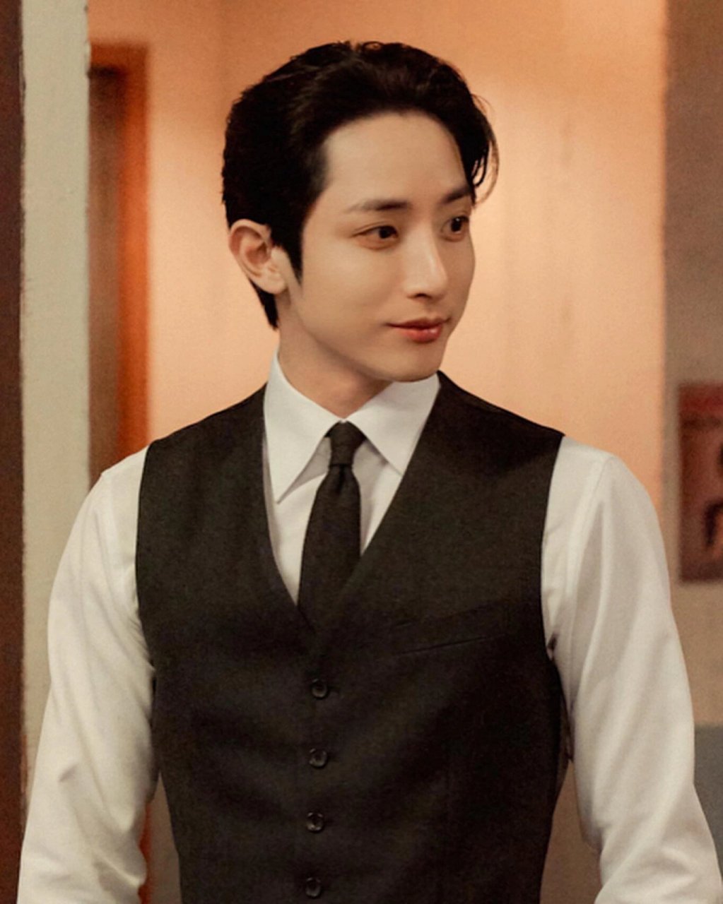 李洙赫壁纸6015邪魅狂狷天花板6015 李洙赫新剧明天6015