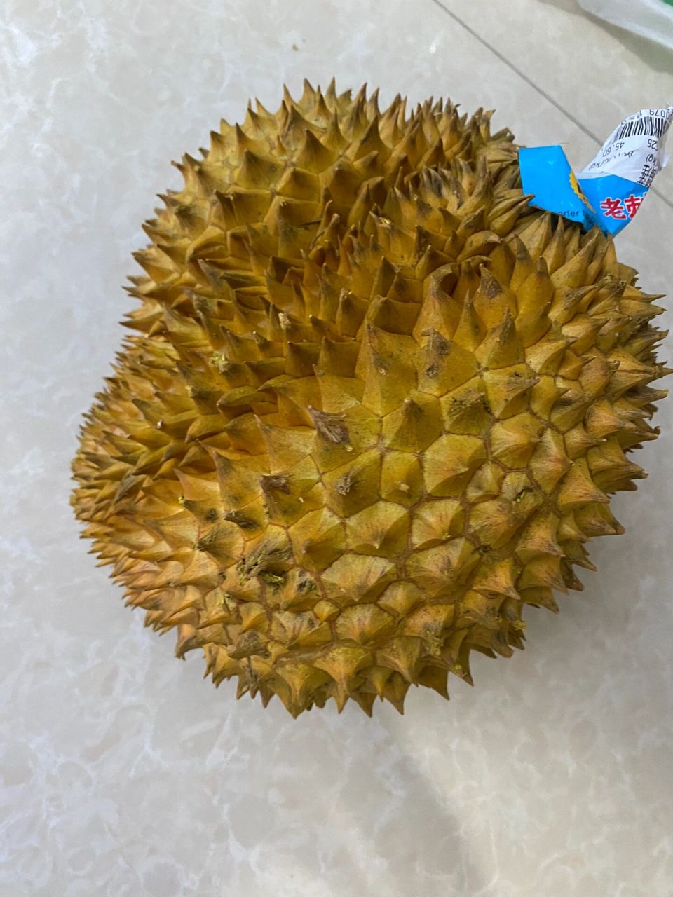 买了一个开口的榴莲,中间的地方有些红,这是过熟坏了吗