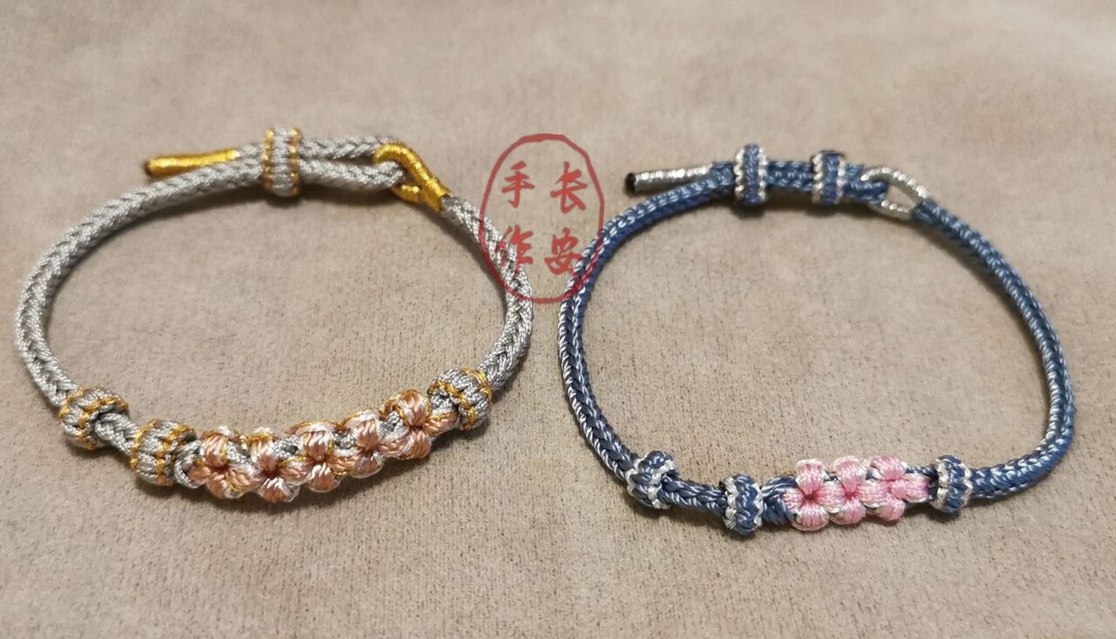 72号玉线和12股cs线编桃花手绳的对比 emmmm,72号玉线本来应该与18股