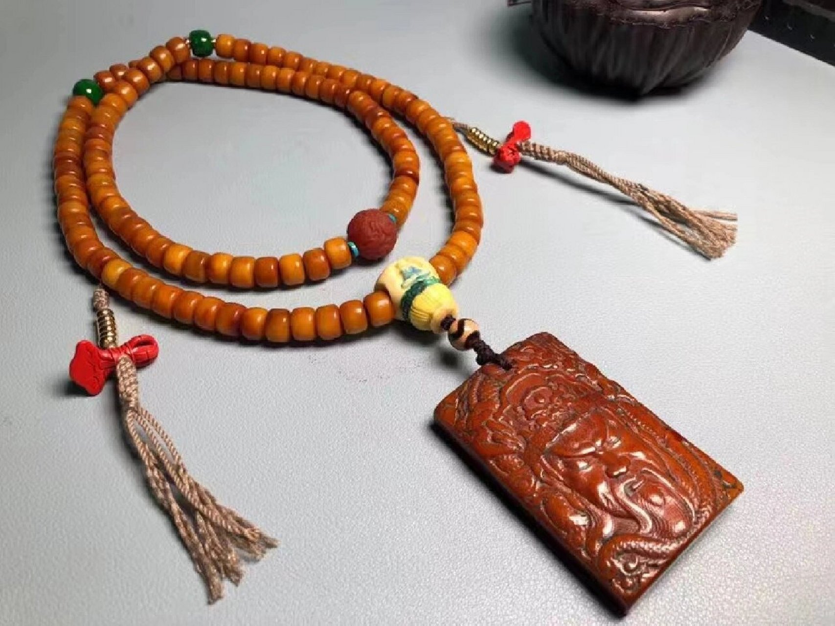 回流—藏区老豹骨108颗佛珠长链,9*7mm桶珠 风化纹明显,已有岁月痕迹