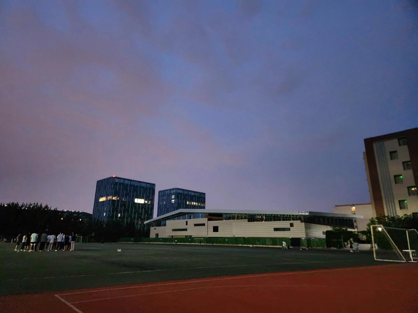 恭喜你们成为郎茂山皇家医学院的一份子!