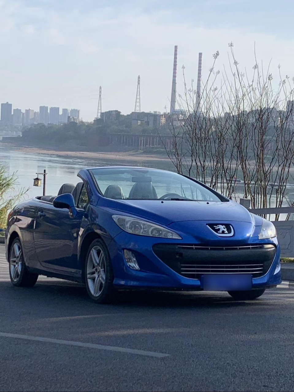 10年进口标致308cc硬顶敞篷小跑车 1.