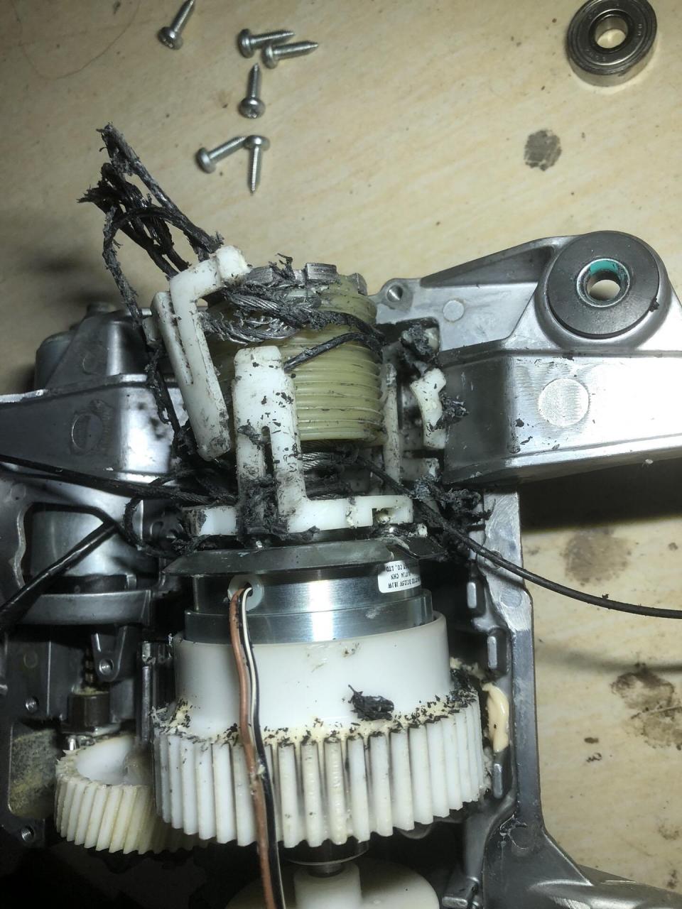 别克gl8电动门维修 更换游丝 不用更换昂贵的电机总成