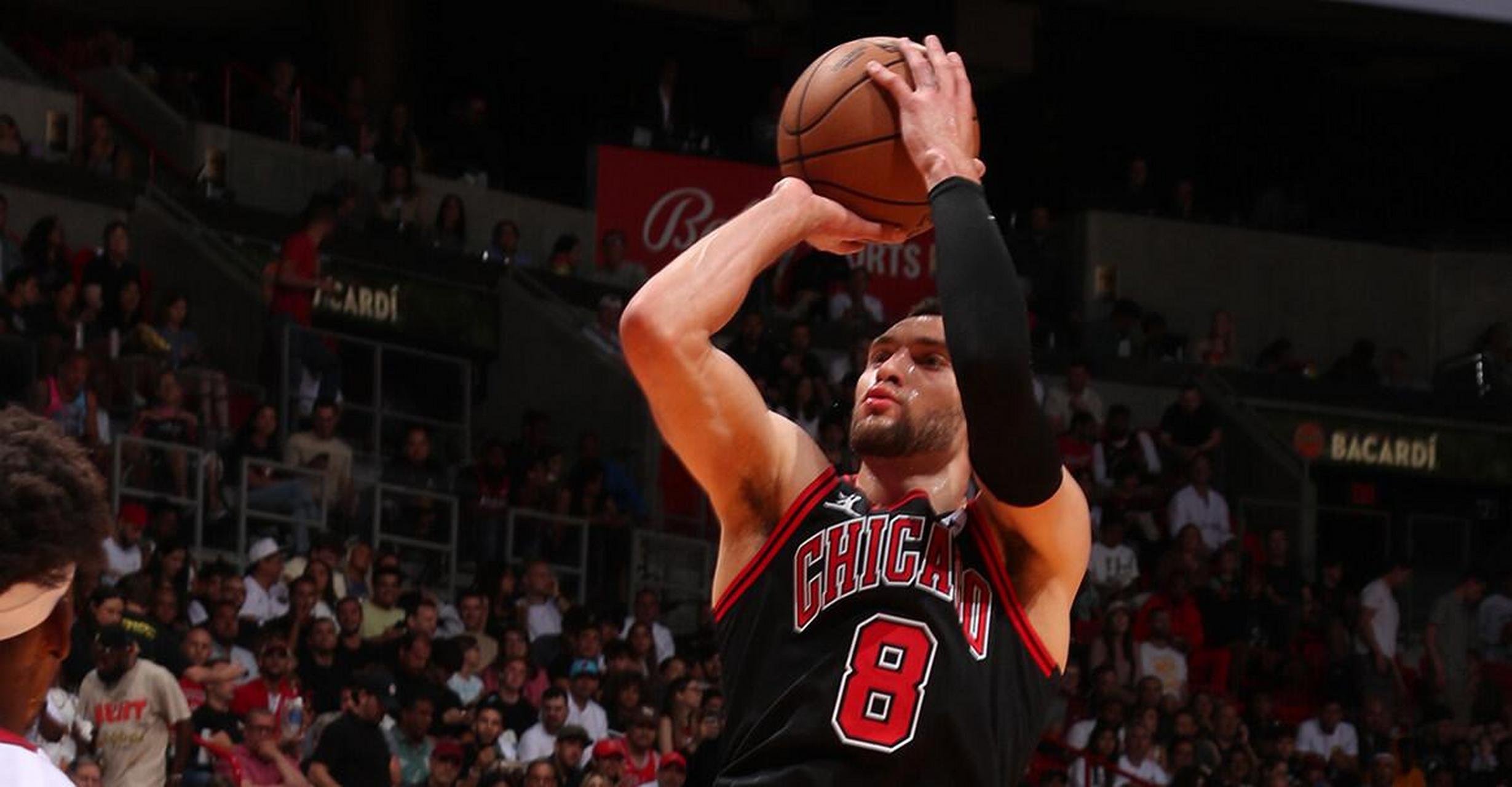 拉文谈勇士阵容搭配:保罗会是场上的掌舵者  北京时间8月3日,公牛球员