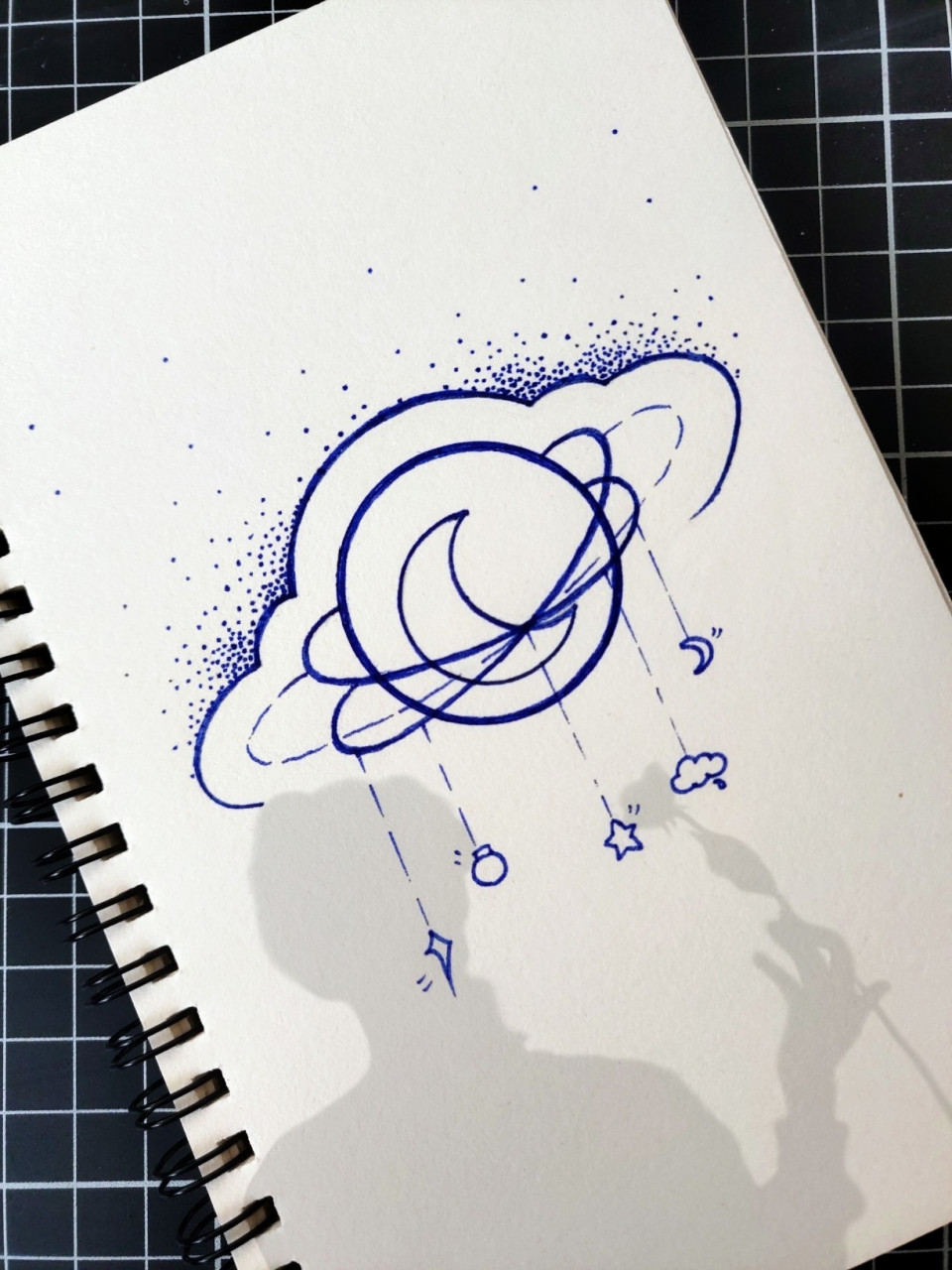 简笔画练习――浪漫星空! 9632k速写本  中性水笔 我来更新啦!