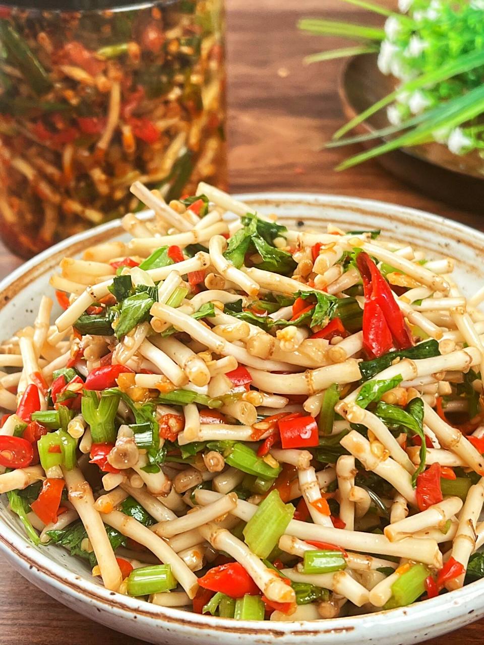 酸辣折耳根|解锁折耳根的又一神仙吃法93 没想到折耳根简单一拌居然