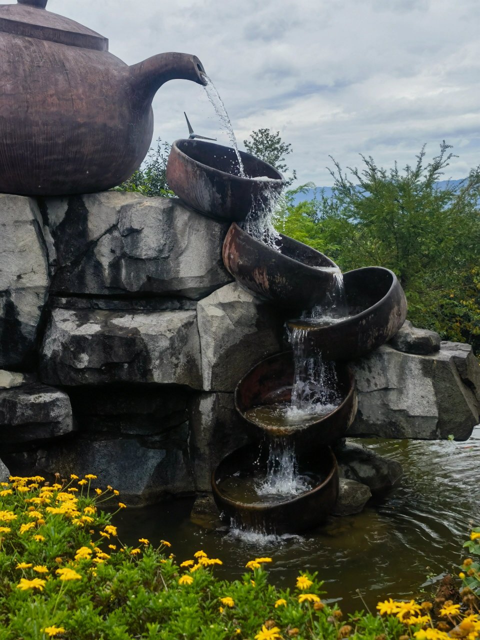 腾冲——高黎贡山茶博园 厌倦了城里的高楼大厦,喜欢乡野一缕青烟的人