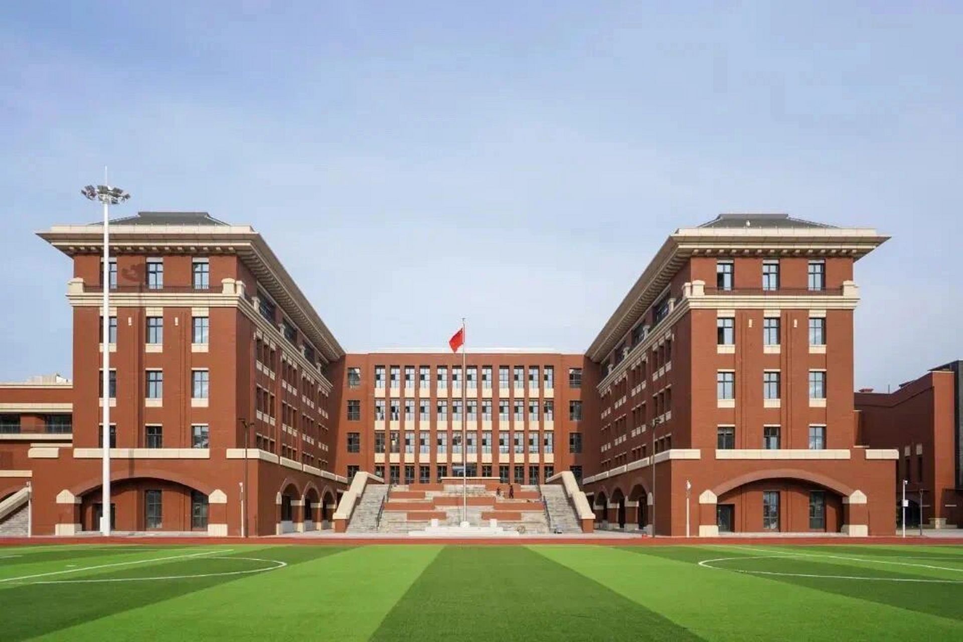 新学期,新天地,爱知人开辟新疆土 西咸新区第二初级中学 由西安爱知