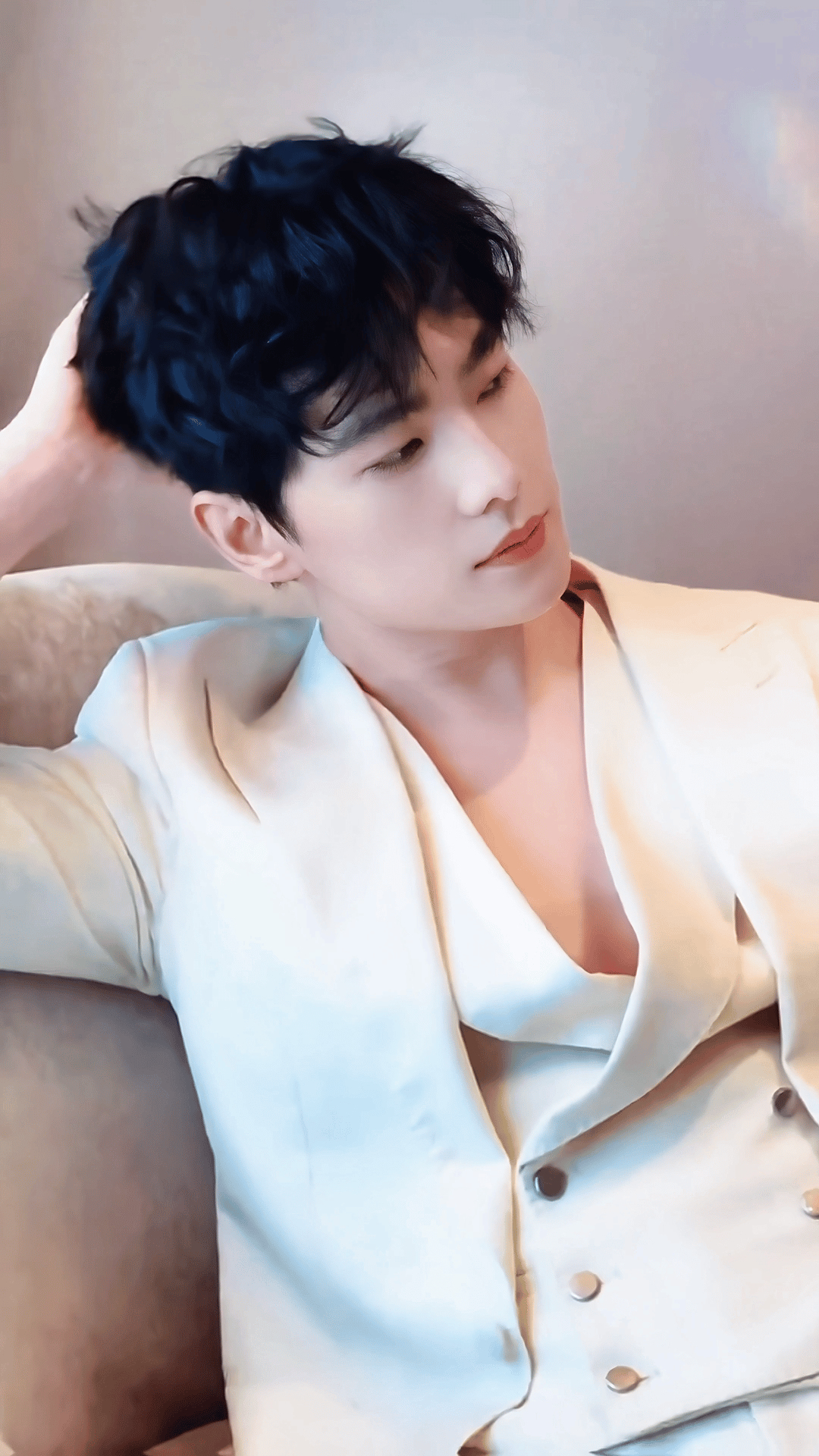 像小猫一样软fufu期待超敬业的杨洋早日康复!