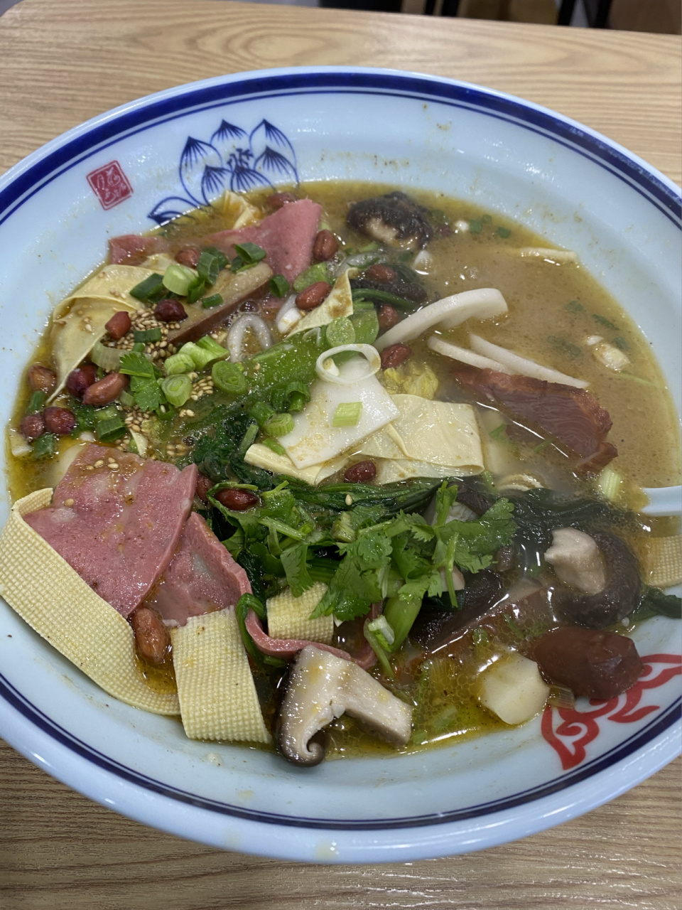 三鲜冒菜 最近突然醒悟,觉得应该吃点健康的,那就三鲜的吧!