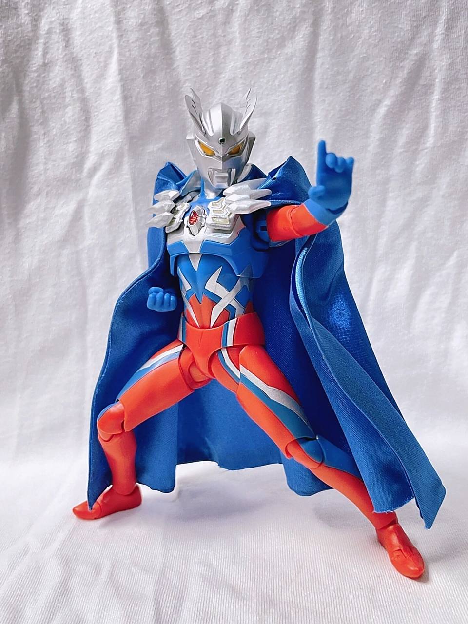 shf系列模玩分享(7)赛罗奥特曼 造型还原:6/10 上半身可动:5/10 下