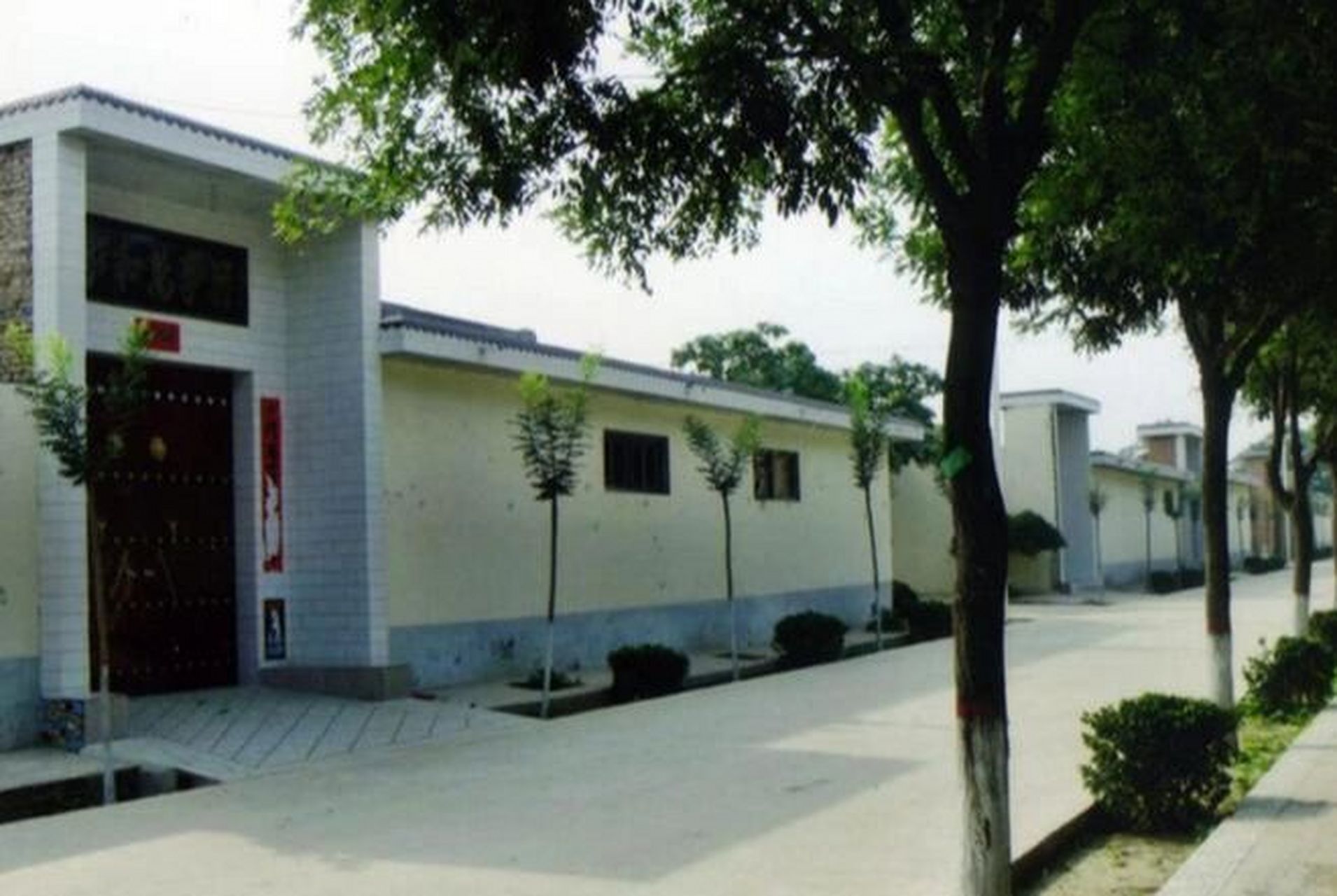 大门三不对 1,重点大门不能够对着祠堂 2,大门不能够对着死巷 3,大门