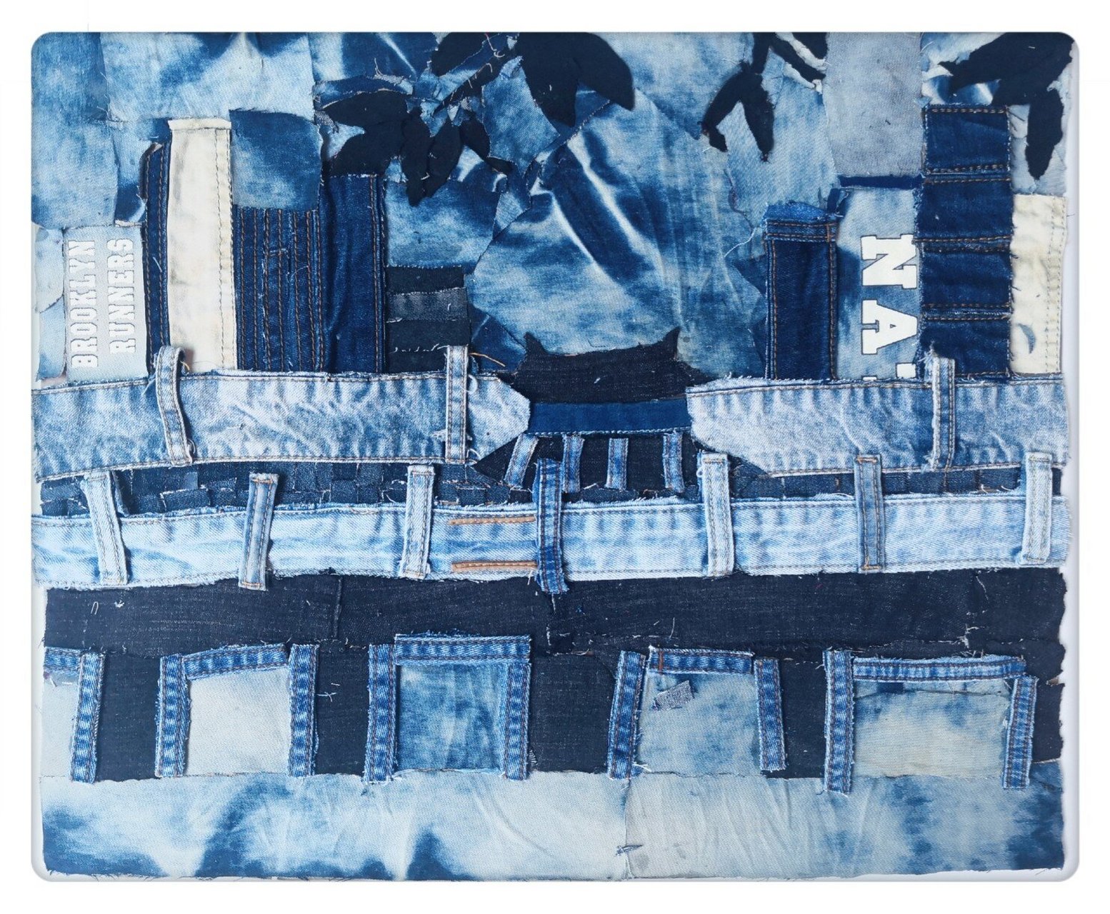 废弃布料制作的布贴画作品 根据布料的特点剪,拼贴出各种创意作品