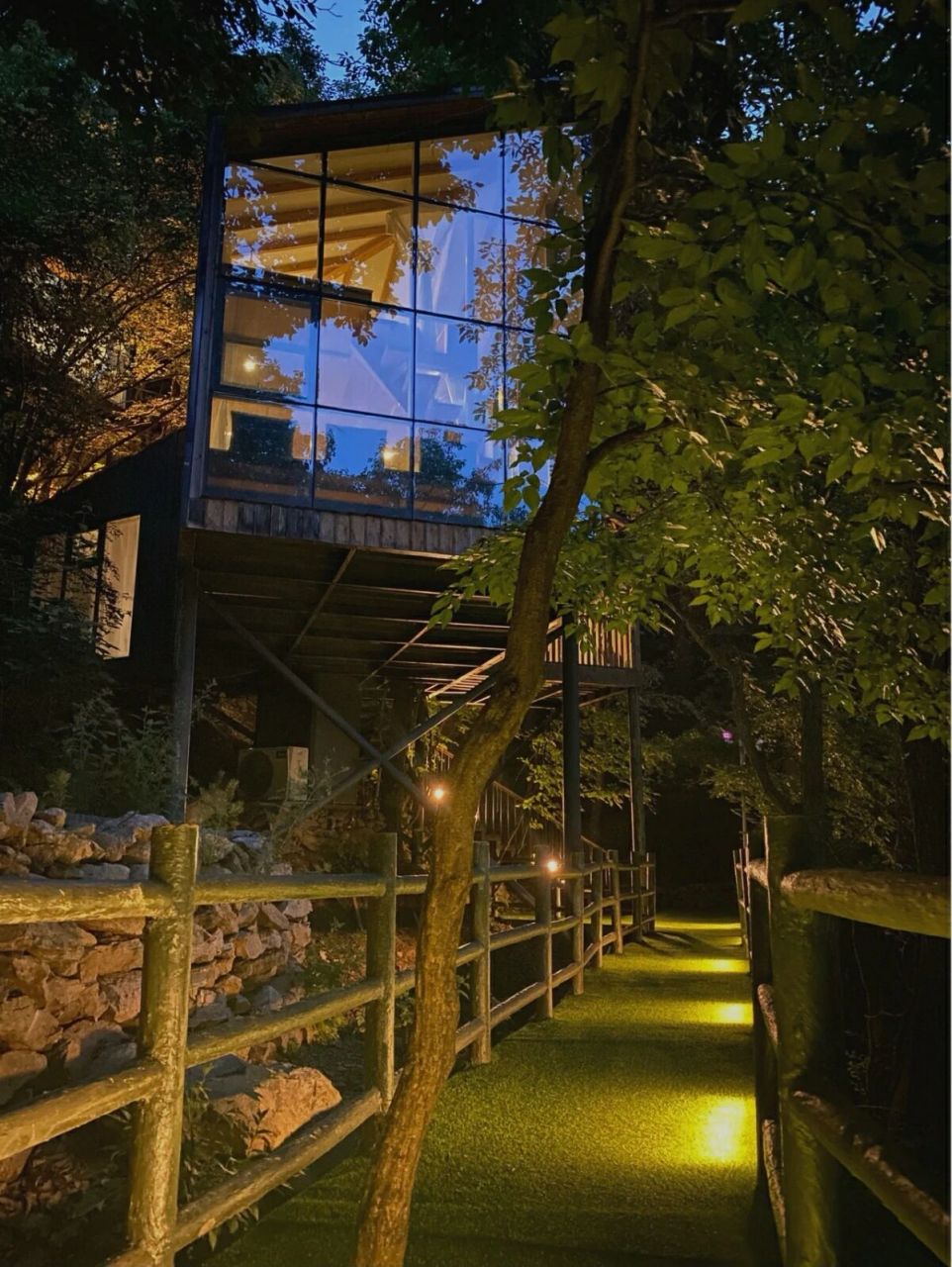 78关于民宿96依老君山而建,开门