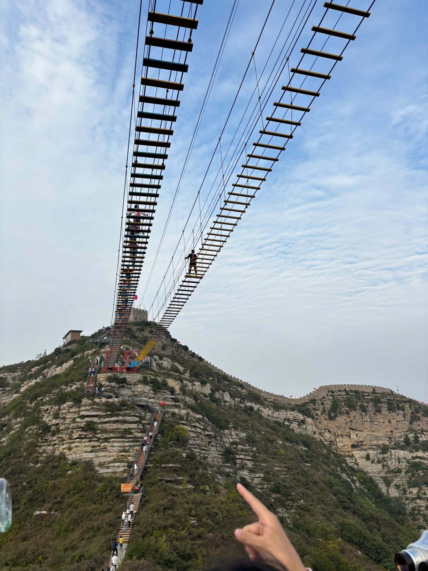 红叶柿岩景区玻璃栈道图片