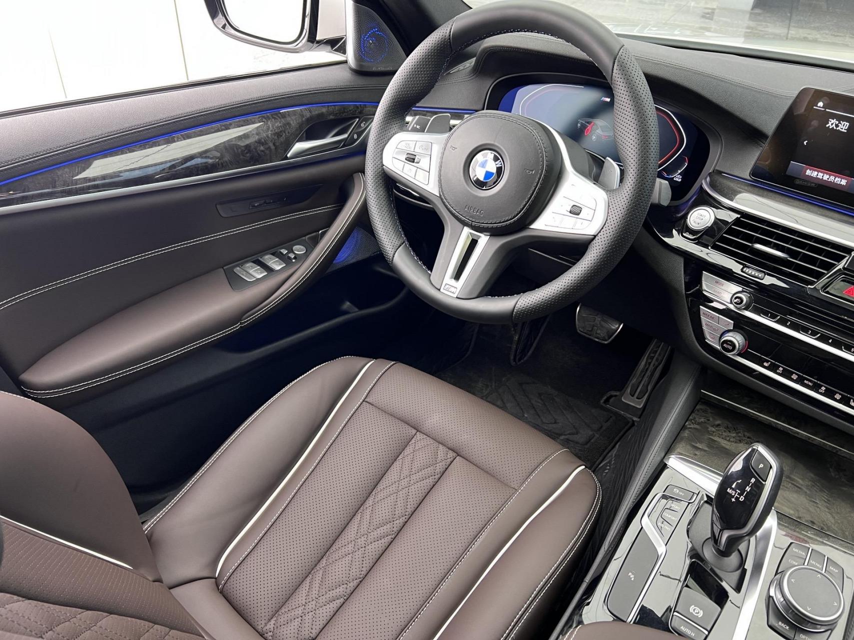 宝马5系—原厂复刻1:1摩卡棕内饰.