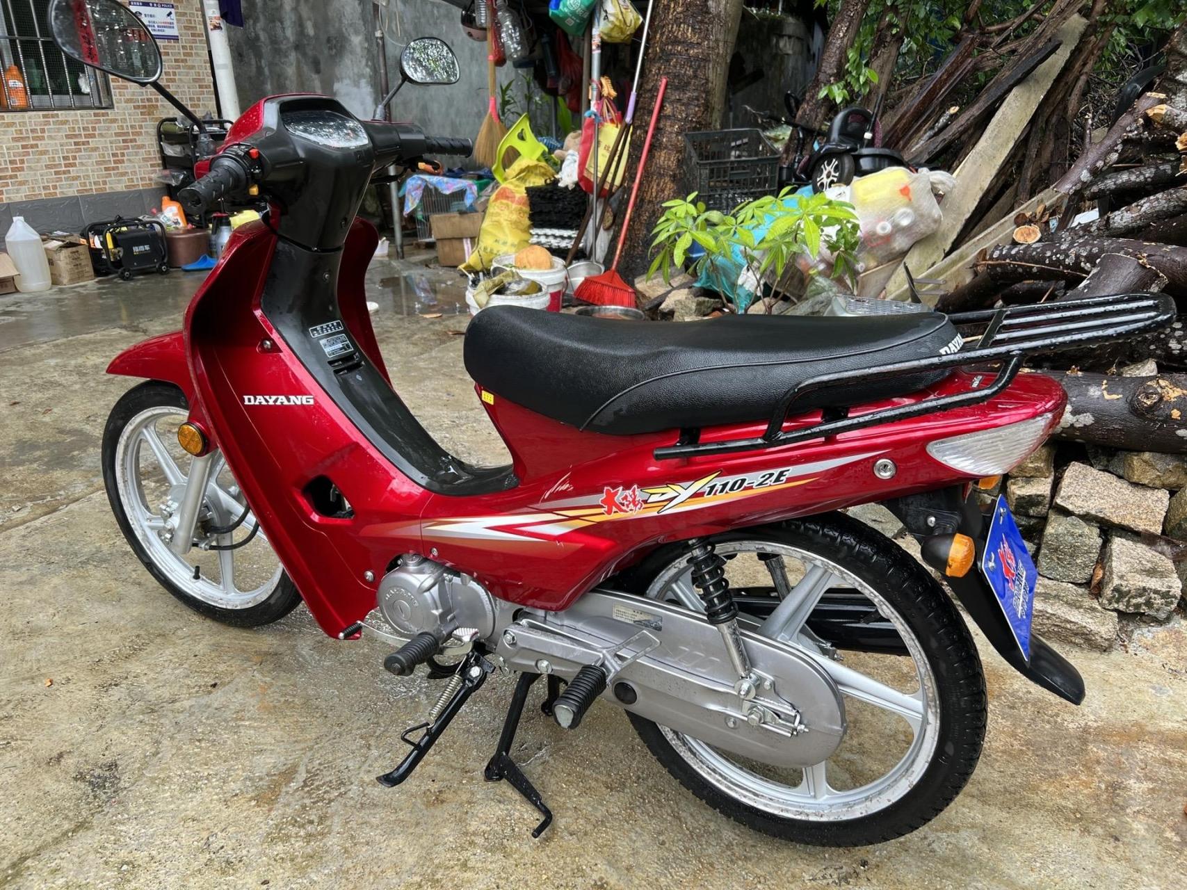 大阳弯梁 摩托车 型号dy110-2e 发动机无拆无维修 车况和新车差不多.