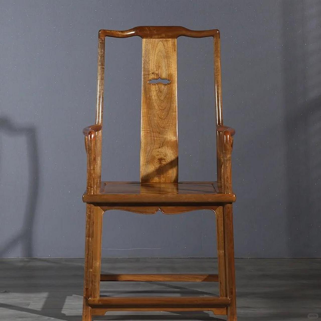 一张图认识两款经典官帽椅 一款四出头官帽椅,也称为北官帽椅,顾名思