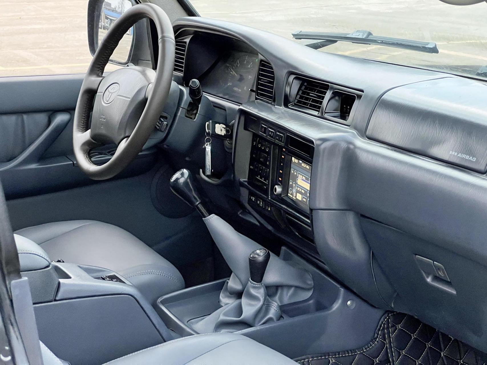 28年了 江湖人称手电三 丰田lc80 硬派越野 4x4 陆地巡洋舰