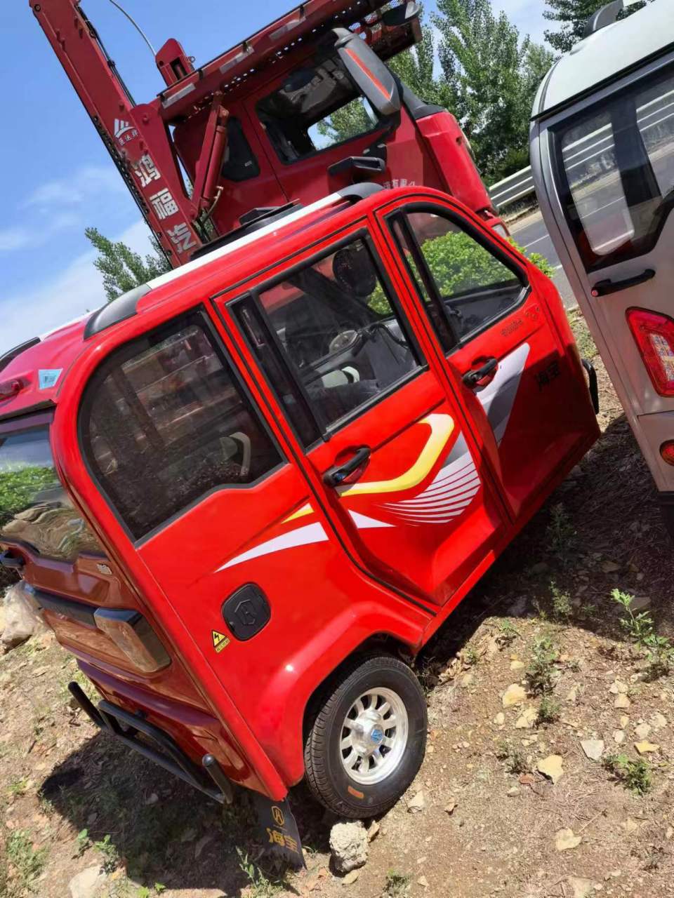 全新库存车处理,海宝电动车,绝对超低价5999元,带5块电池,全部高配!