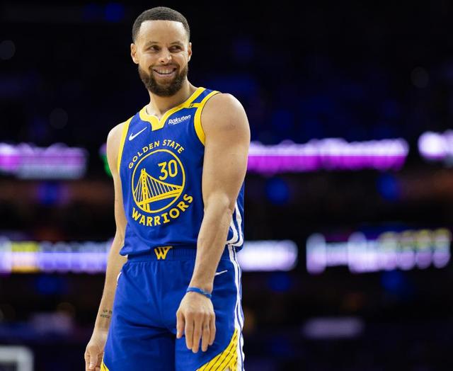 2018年季后赛：库里百发百中的远距离三分，打破多项NBA历史纪录的简单介绍