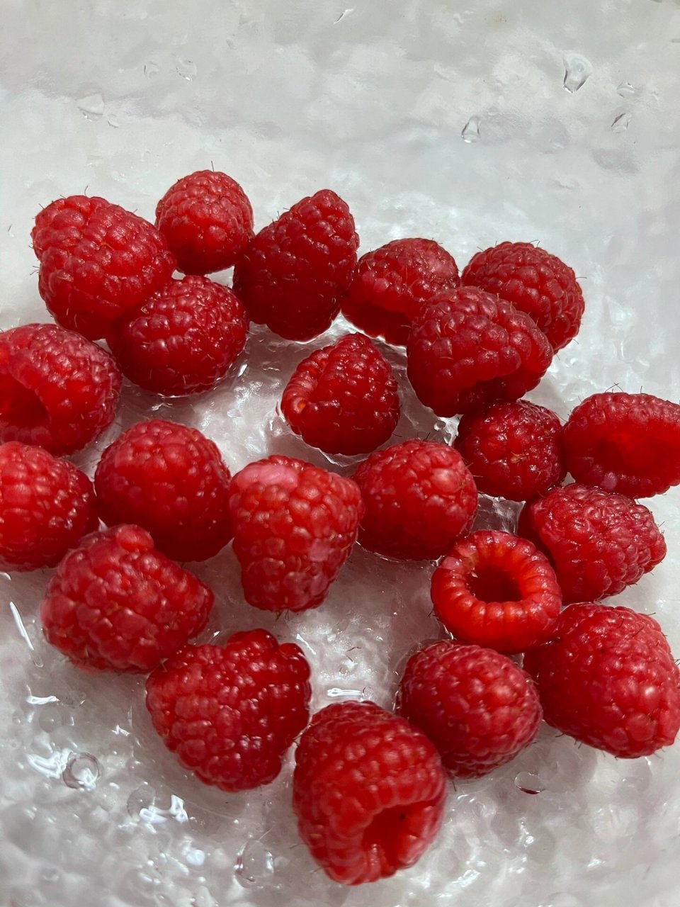 你们吃红树莓第一口什么感觉.