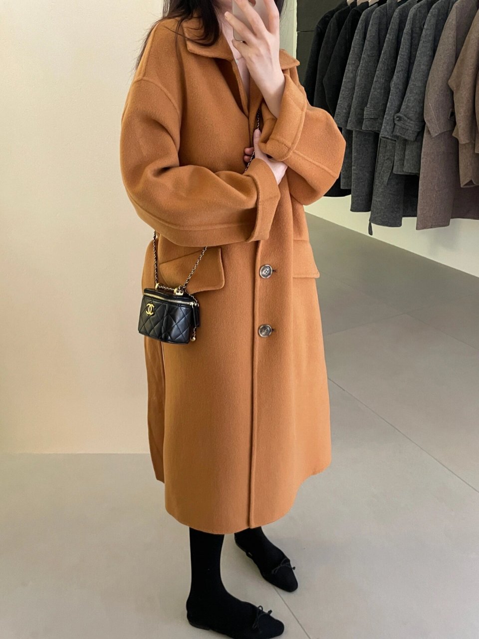 橘色大衣!颜色绝了