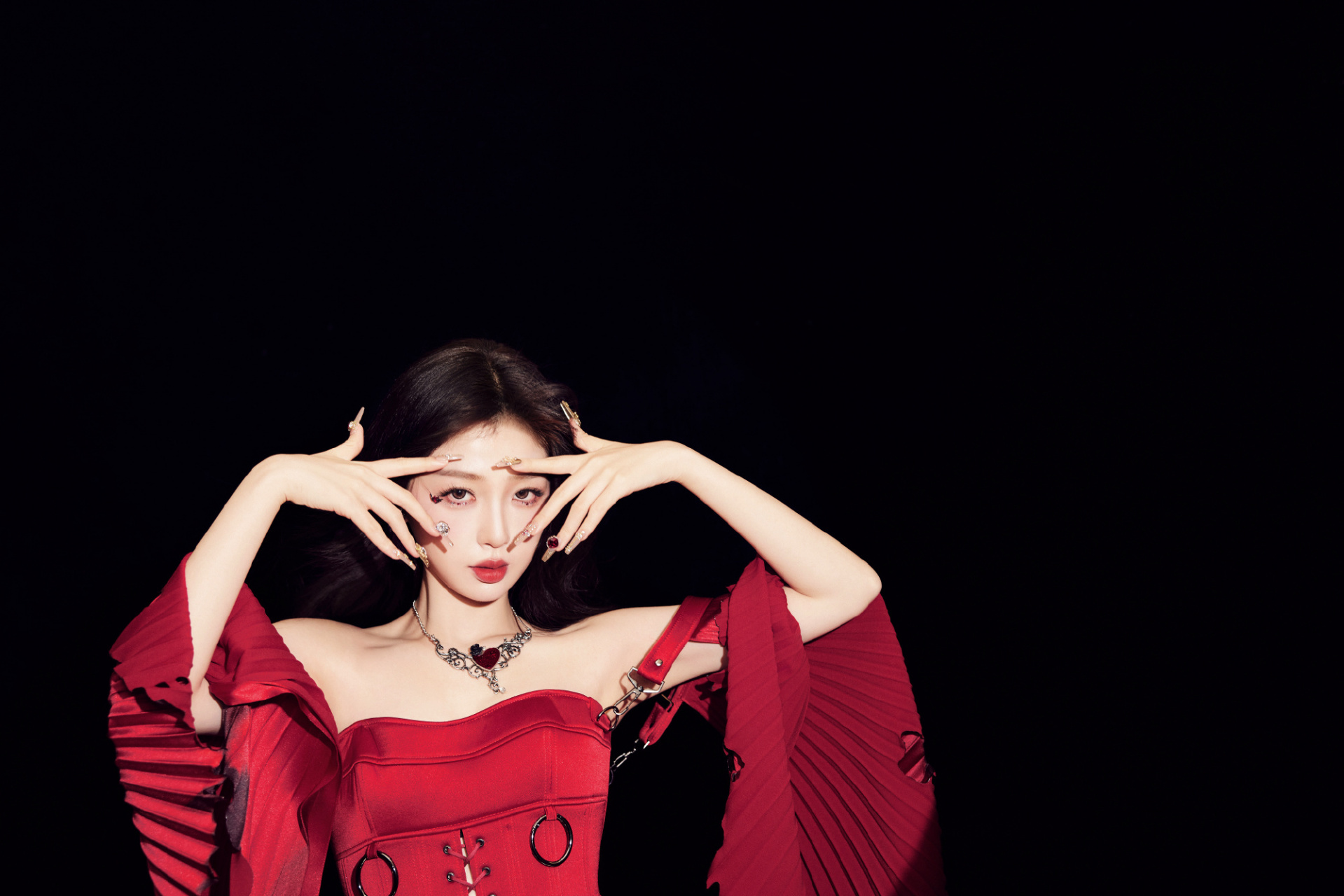 虞书欣gwalla烈焰燃边红裙,热烈迷人