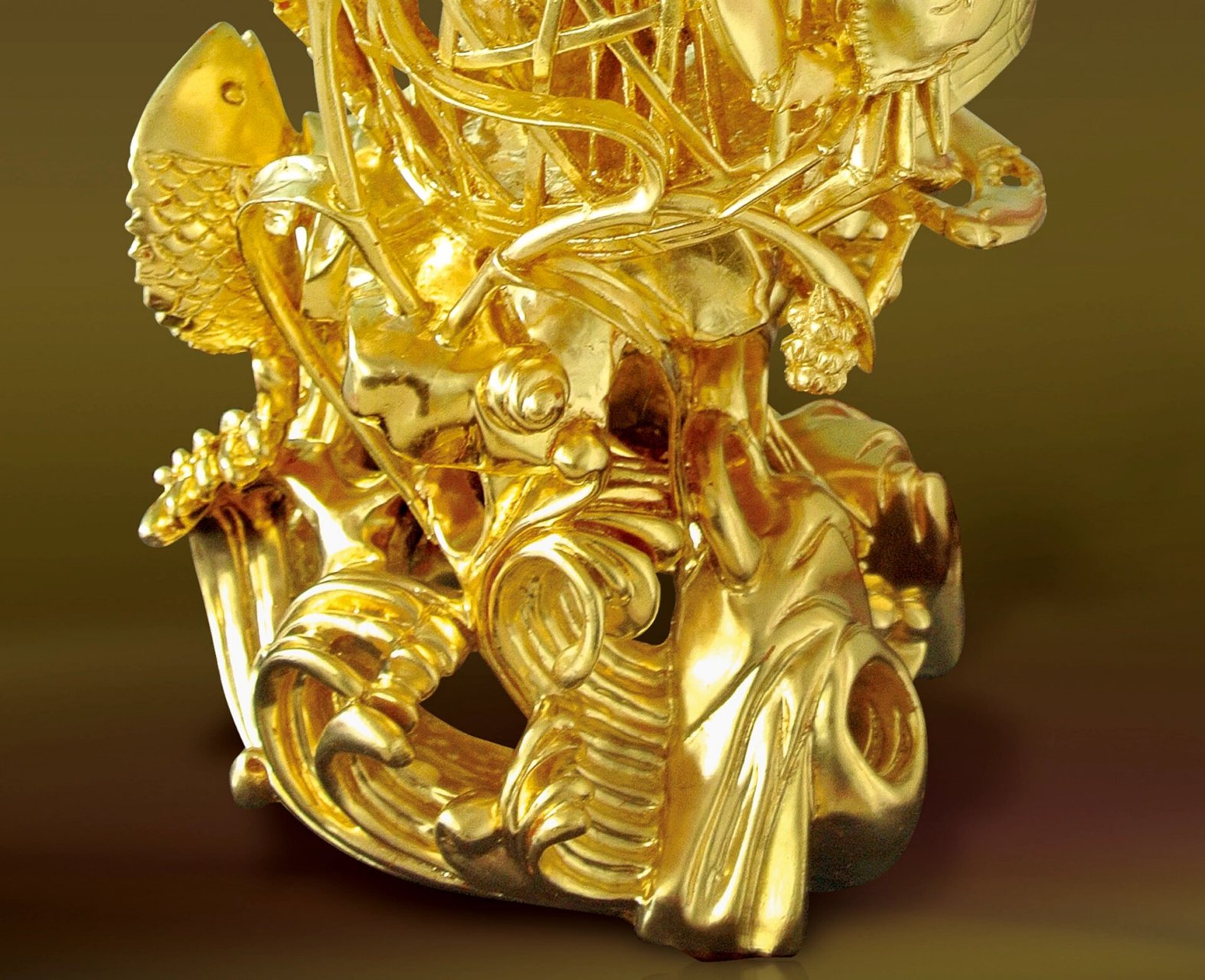 潮州金木雕《双层虾蟹篓》 【每周一品·馆长点评】 此《双层虾蟹篓》