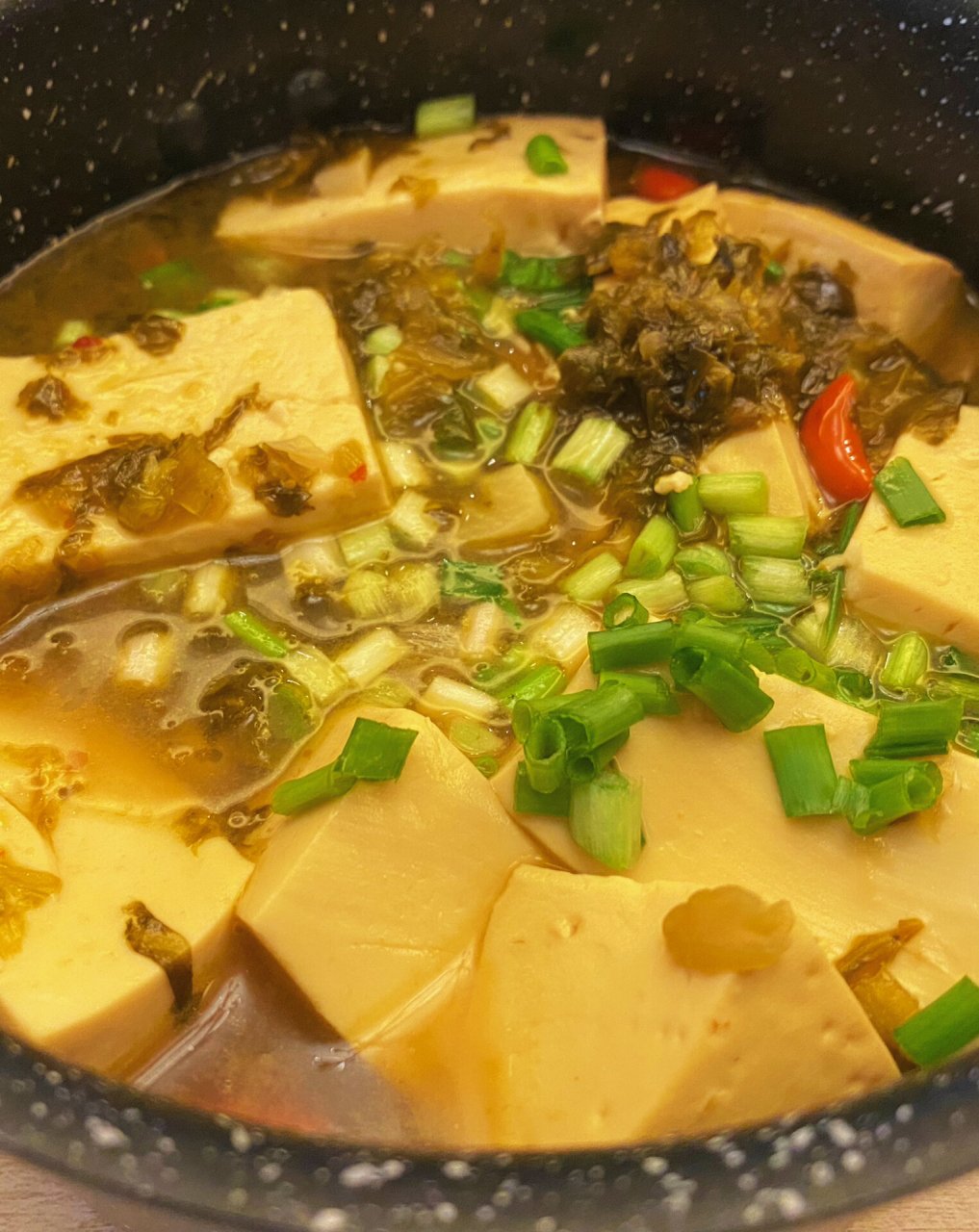 "传说"中的咸菜炖豆腐 好吃到吞掉舌头的一道菜,汤鲜味美,而且低脂不