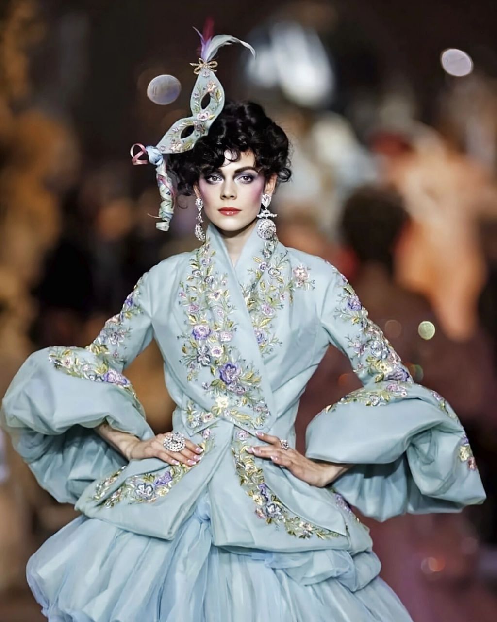 考古海盗爷dior07交际花名场面 图片源于dior2007秋冬高定