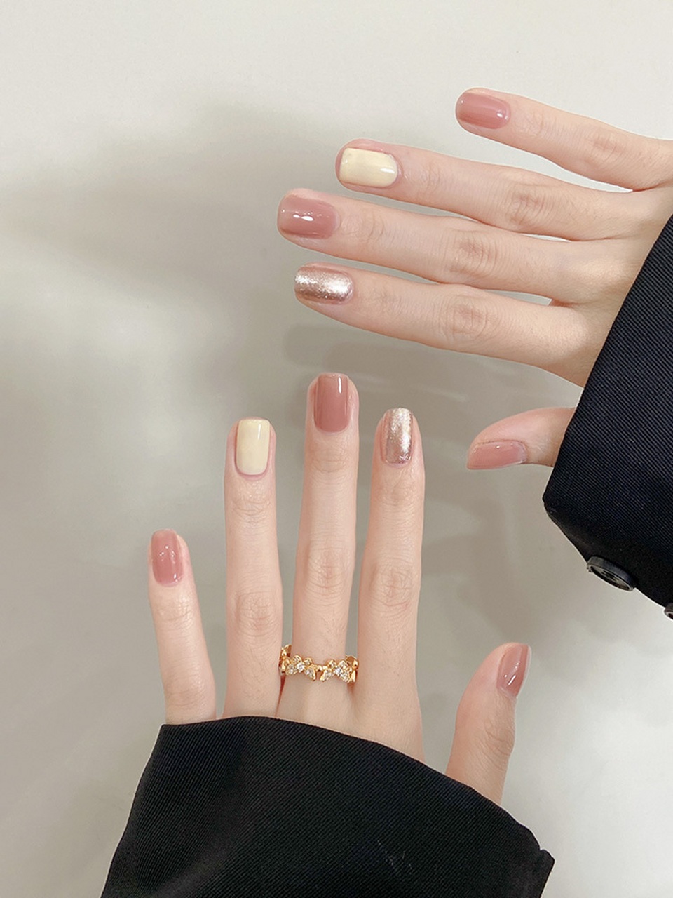 干净又温柔的裸色系跳色~ 非常适合上班族涂的裸色系跳色~ 一然指甲油