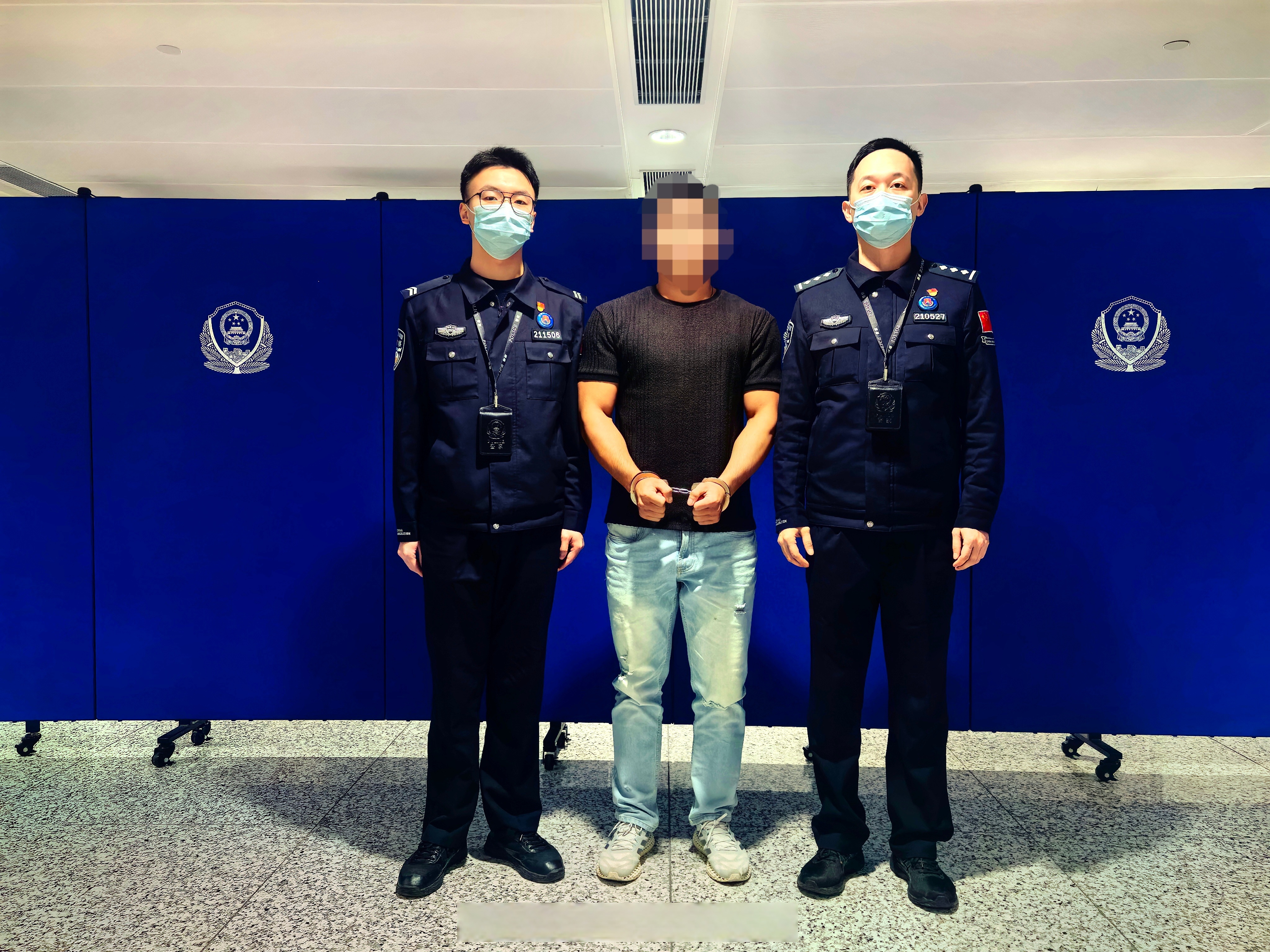 浙江边检总站杭州边检站移民管理警察执行勤务时,抓获1名涉嫌寻衅滋事