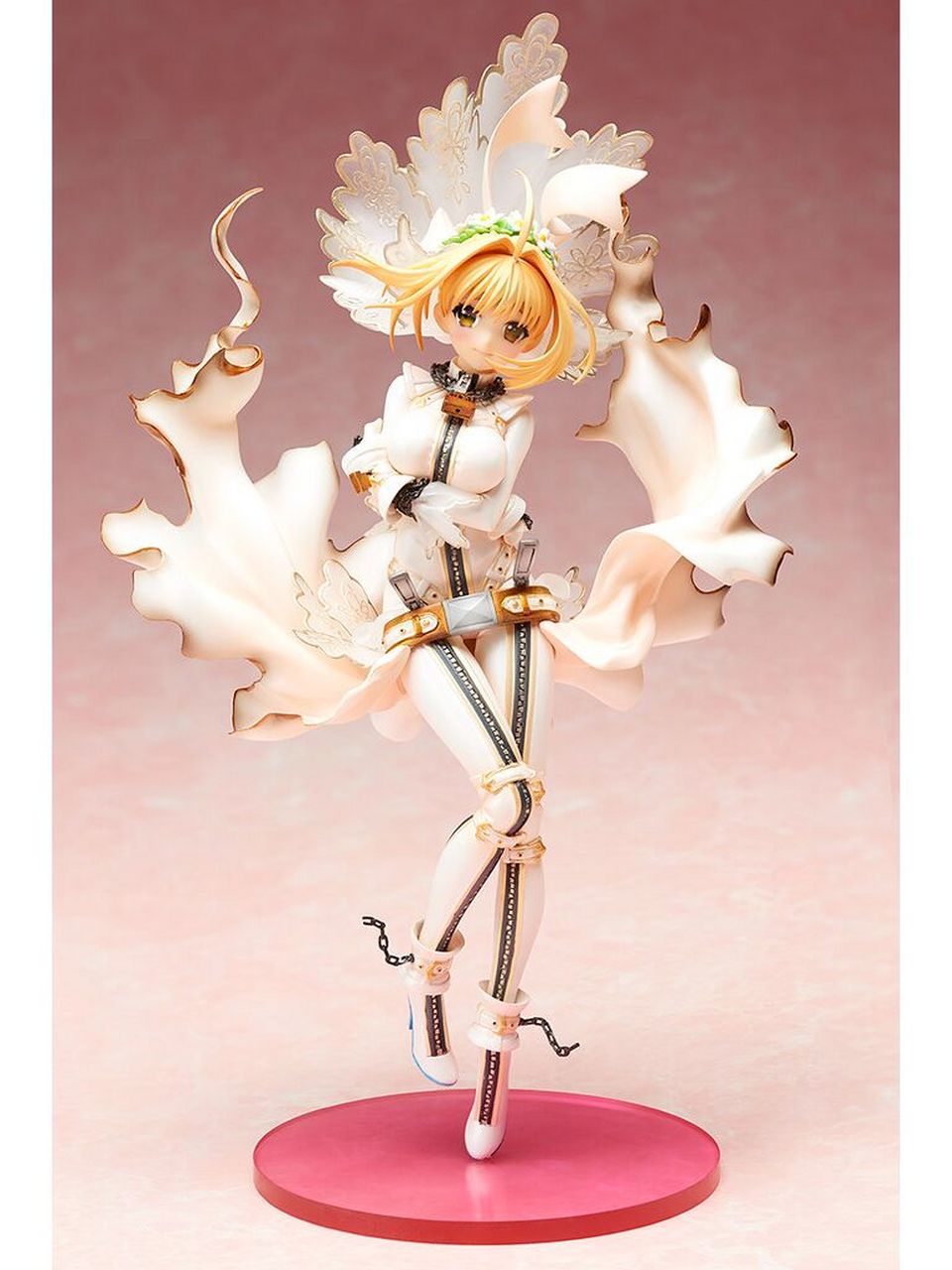 《fate/extra ccc》saber尼禄新娘拘束服 在电玩《fate/extra》系列中