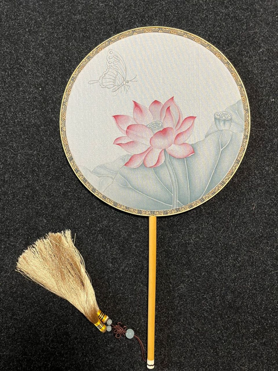 国画荷花团扇 步骤如下～原创扇面素材来自网络,感谢摄影师老师拍摄的