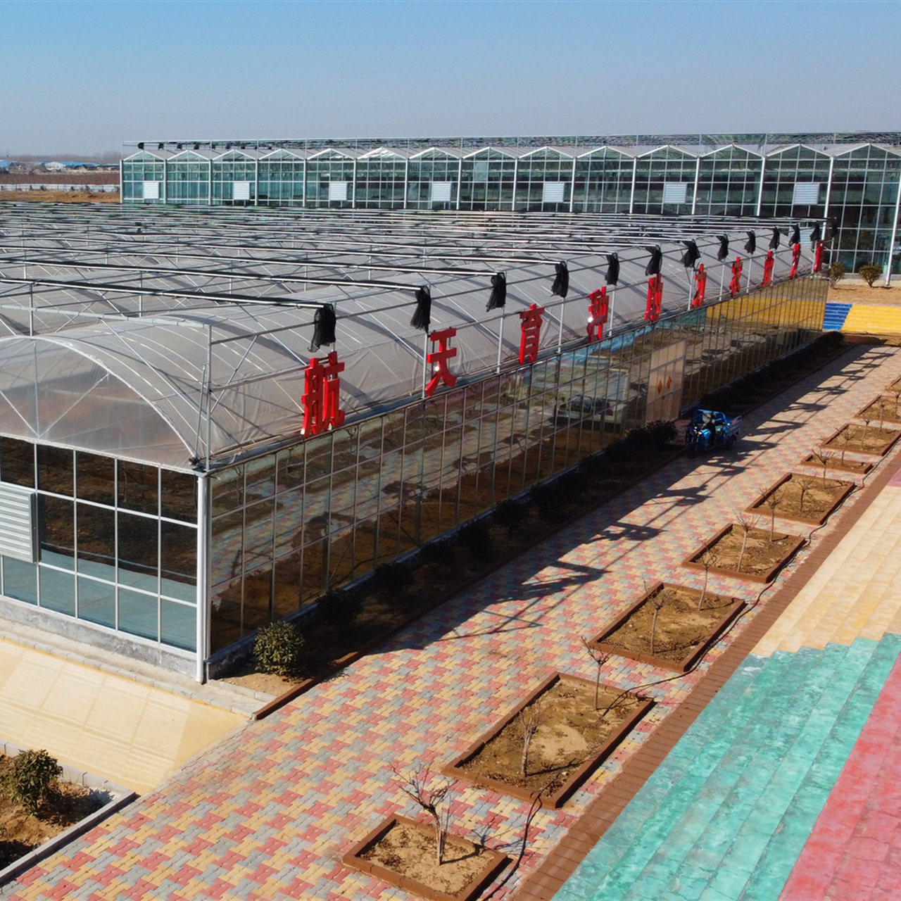 连栋温室大棚造价一亩地多少钱 (广源温室)最近很多做农业的朋友们