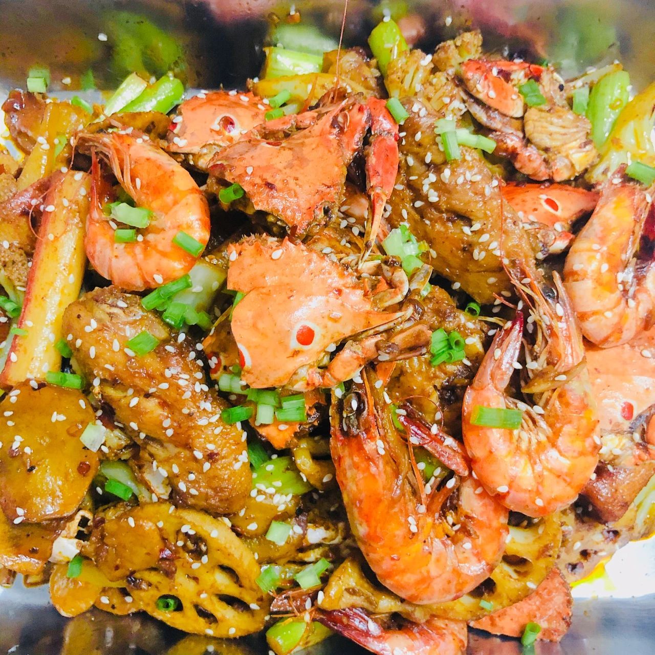 92家庭简易版香辣干锅大杂烩97 99材料:花菜,芦笋,土豆,莲藕,虾