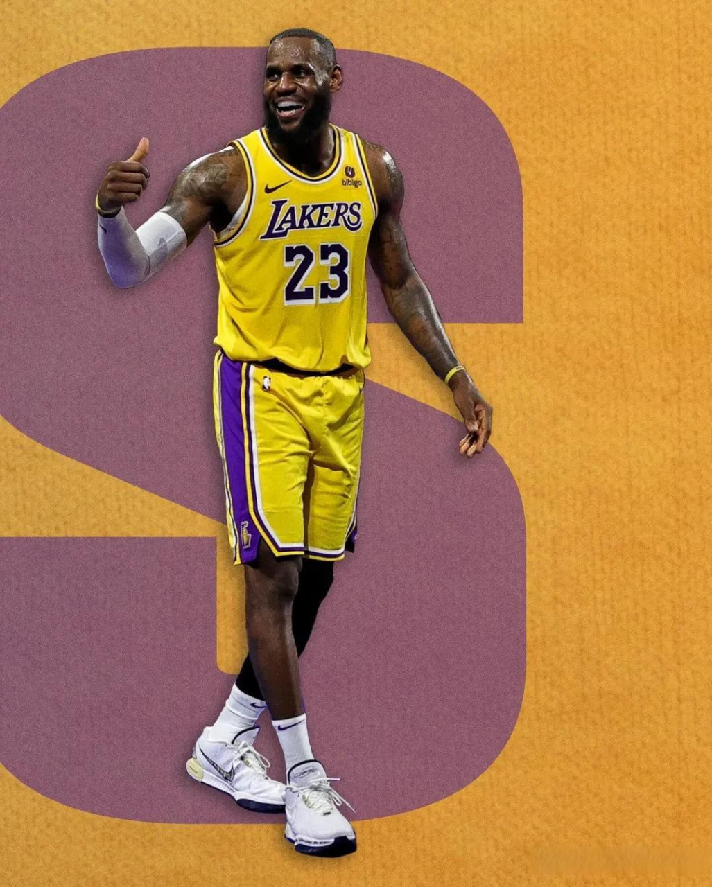 詹姆斯历史得分榜首位  ⬅  阿克伦king詹姆斯